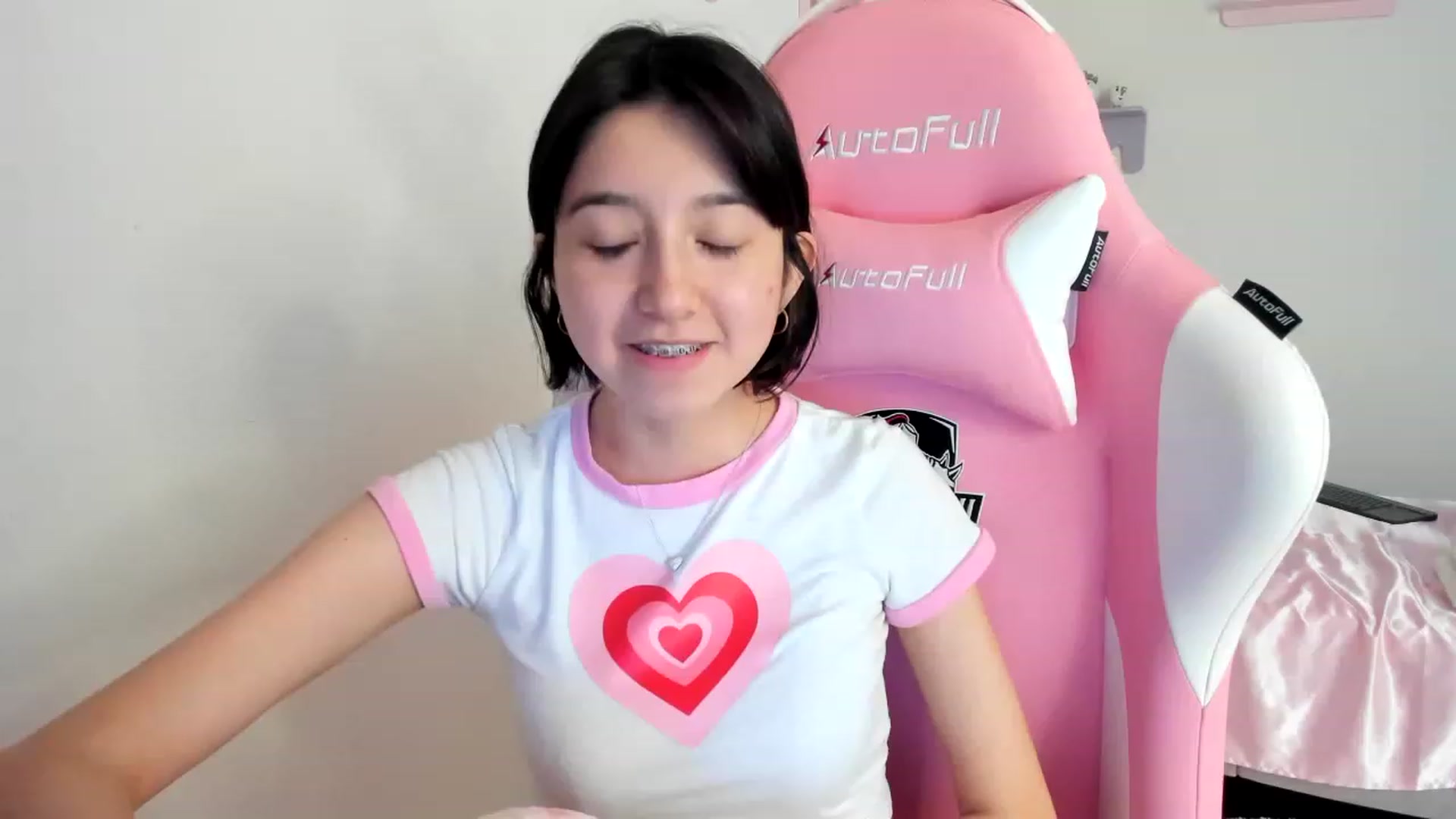 Gallery image thumbnail from Cherrycute666's myfreecams stream on, 08/14/2023, 23:33 image 15 of 20