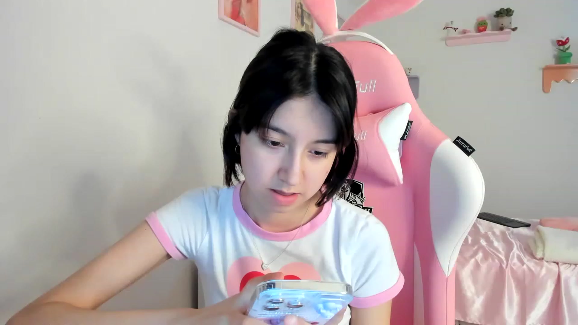 Gallery image thumbnail from Cherrycute666's myfreecams stream on, 08/14/2023, 23:33 image 11 of 20