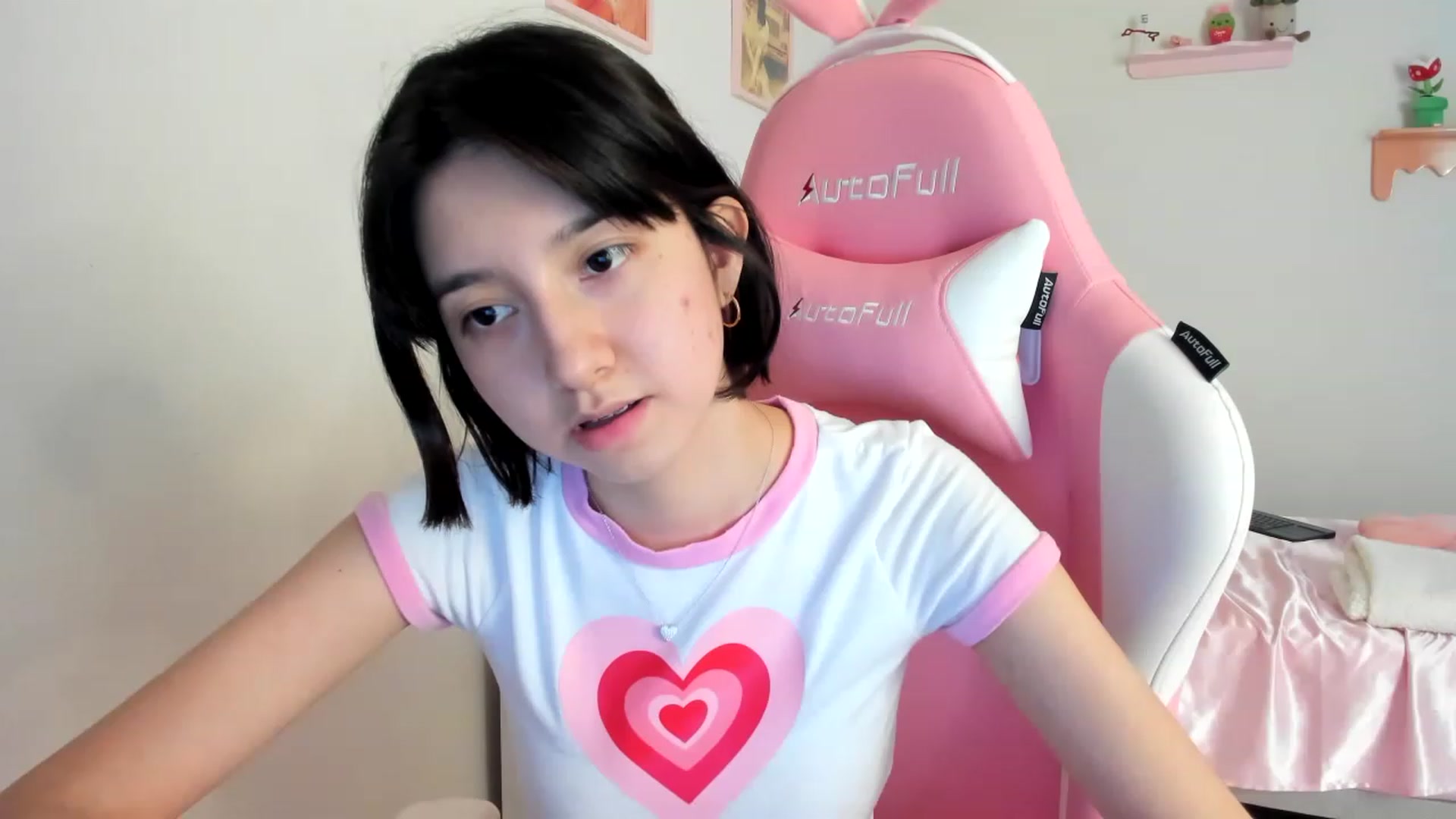 Gallery image thumbnail from Cherrycute666's myfreecams stream on, 08/14/2023, 23:33 image 14 of 20