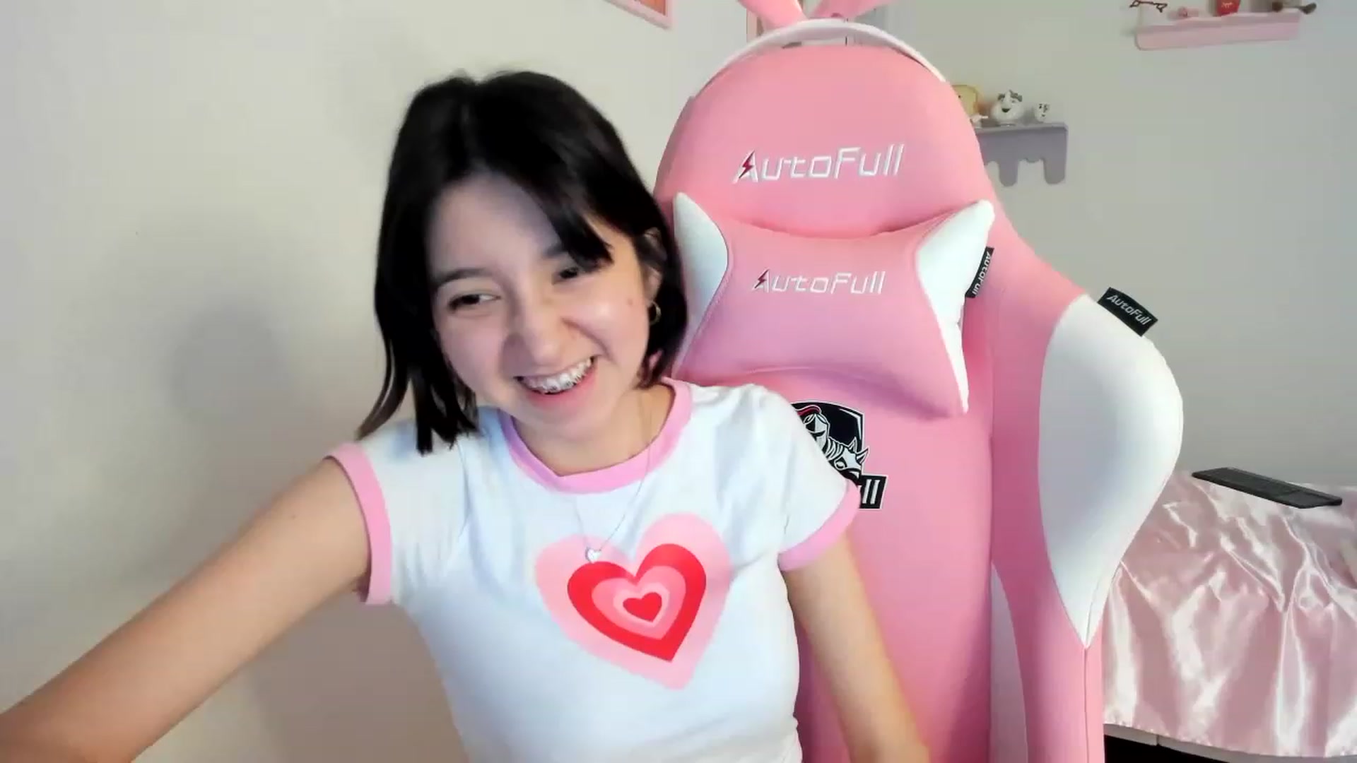 Gallery image thumbnail from Cherrycute666's myfreecams stream on, 08/14/2023, 23:33 image 16 of 20