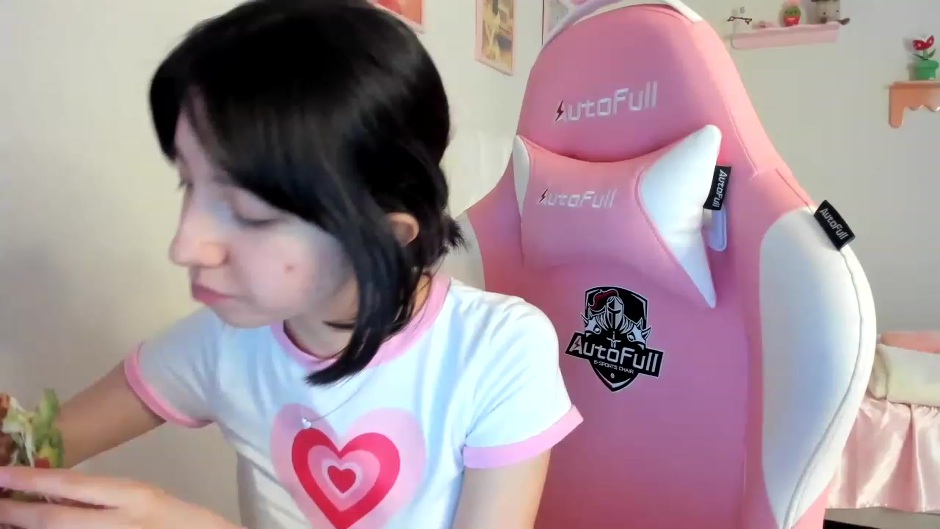 Gallery image thumbnail from Cherrycute666's myfreecams stream on, 08/14/2023, 23:33 image 9 of 20