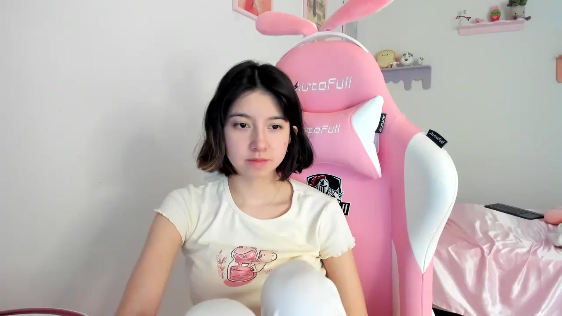 Gallery image thumbnail from Cherrycute666's myfreecams stream on, 08/15/2023, 18:11 image 15 of 20