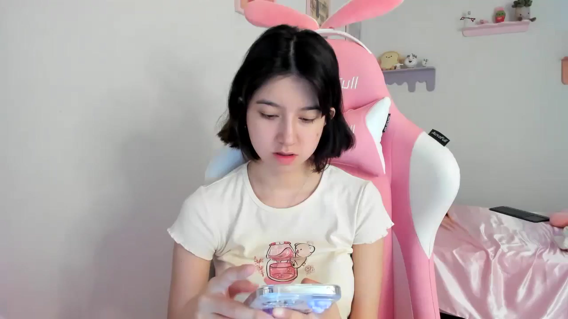 Gallery image thumbnail from Cherrycute666's myfreecams stream on, 08/15/2023, 18:11 image 8 of 20