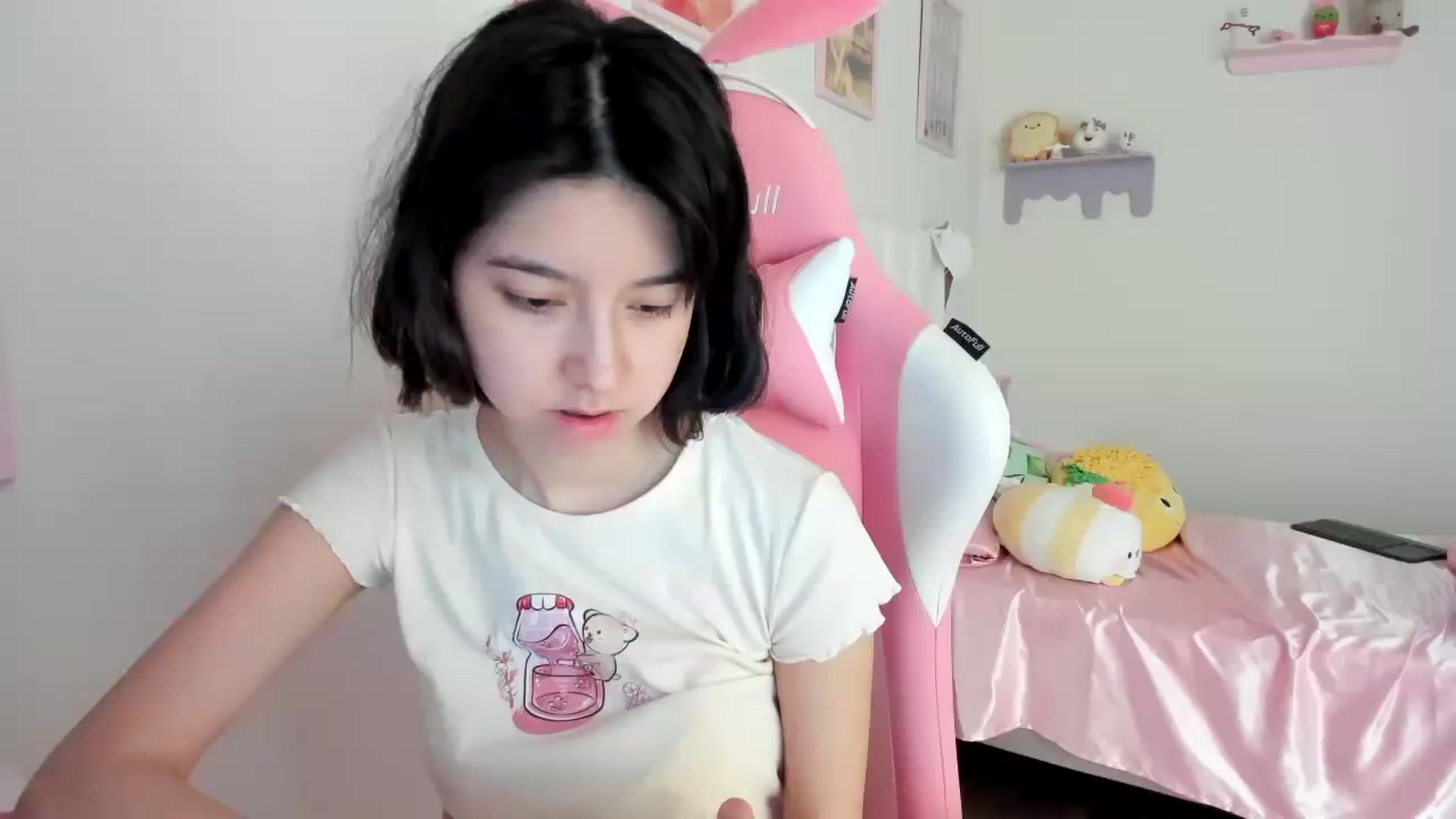 Gallery image thumbnail from Cherrycute666's myfreecams stream on, 08/15/2023, 18:11 image 1 of 20