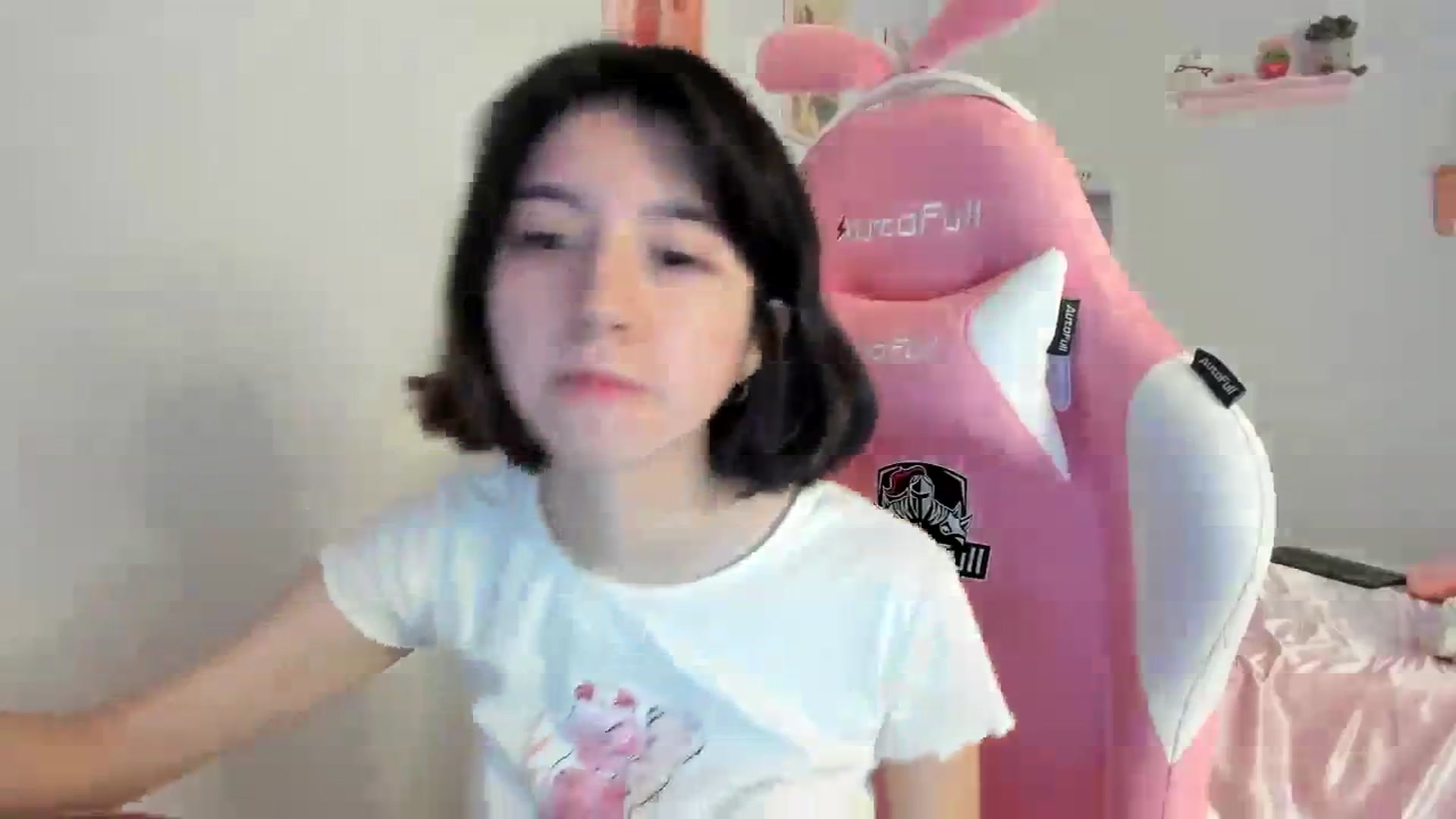 Gallery image thumbnail from Cherrycute666's myfreecams stream on, 08/15/2023, 18:11 image 18 of 20