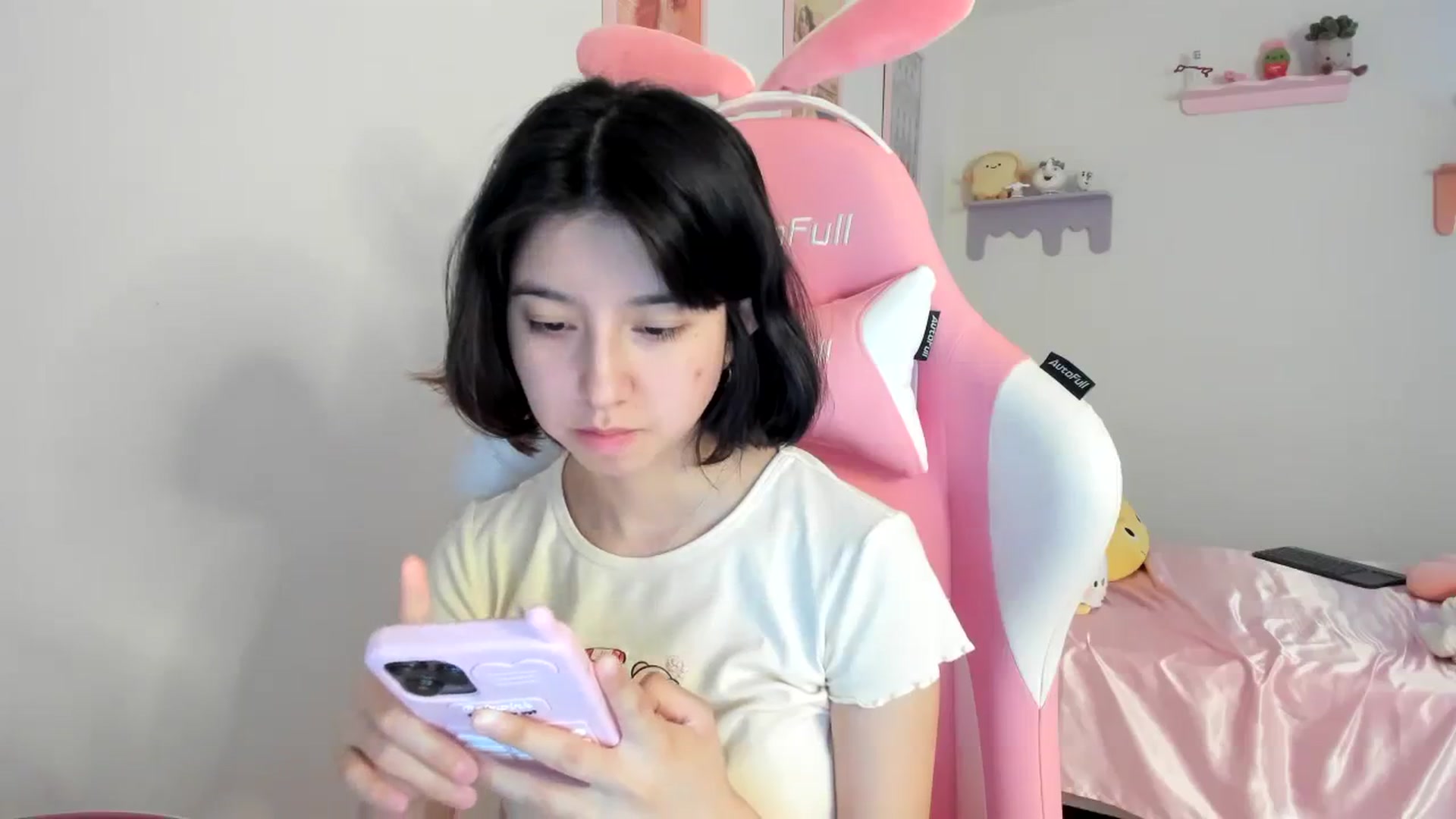 Gallery image thumbnail from Cherrycute666's myfreecams stream on, 08/15/2023, 18:11 image 19 of 20
