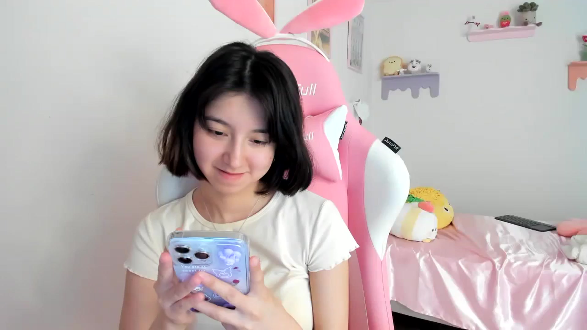 Gallery image thumbnail from Cherrycute666's myfreecams stream on, 08/15/2023, 19:57 image 8 of 20