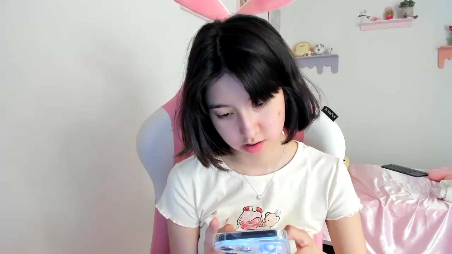 Gallery image thumbnail from Cherrycute666's myfreecams stream on, 08/15/2023, 19:57 image 12 of 20