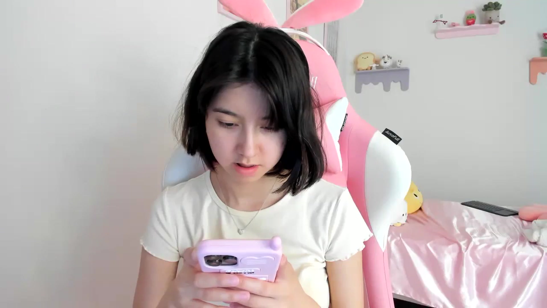 Gallery image thumbnail from Cherrycute666's myfreecams stream on, 08/15/2023, 19:57 image 2 of 20