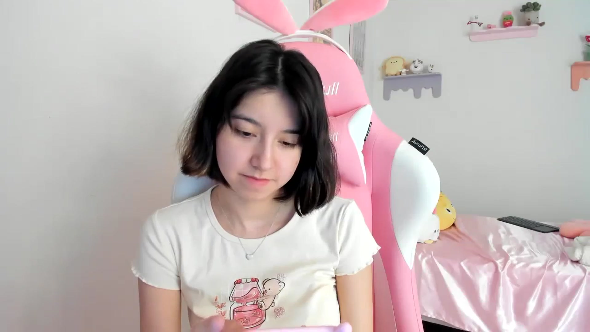 Gallery image thumbnail from Cherrycute666's myfreecams stream on, 08/15/2023, 19:57 image 4 of 20