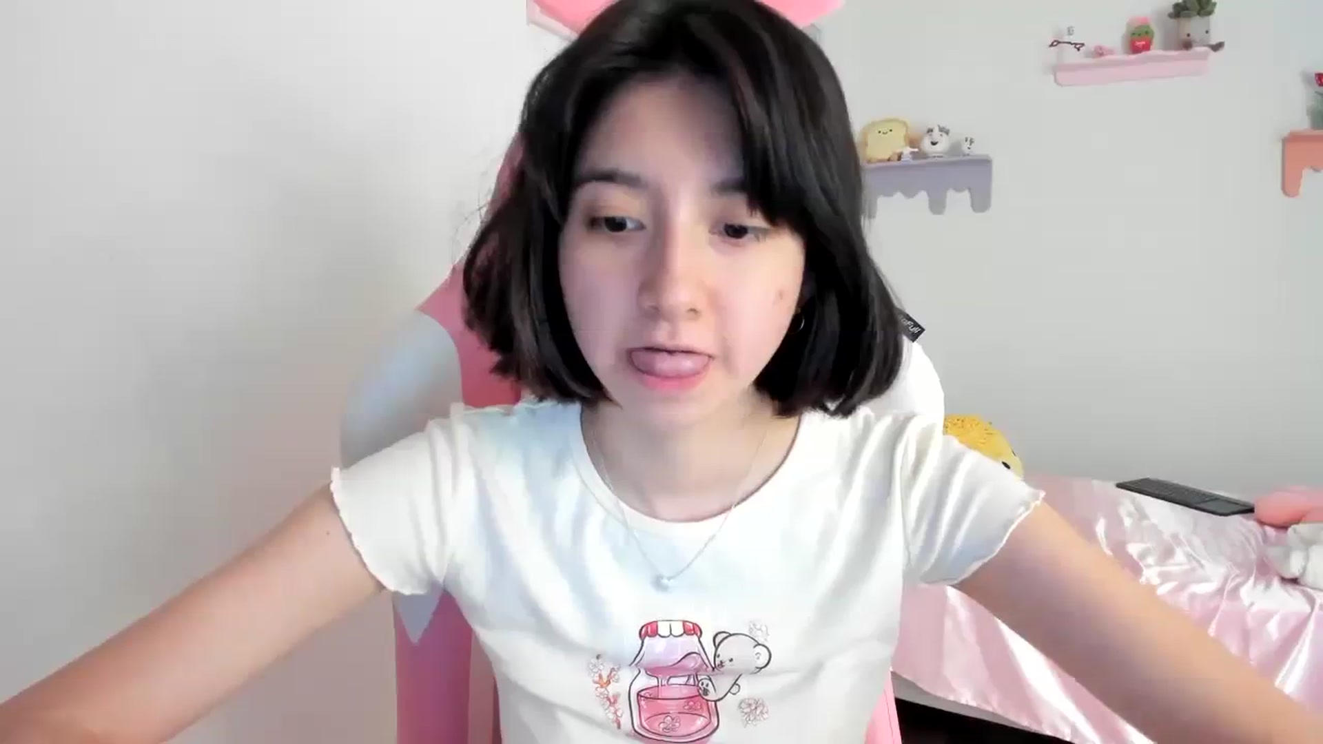 Gallery image thumbnail from Cherrycute666's myfreecams stream on, 08/15/2023, 19:57 image 14 of 20