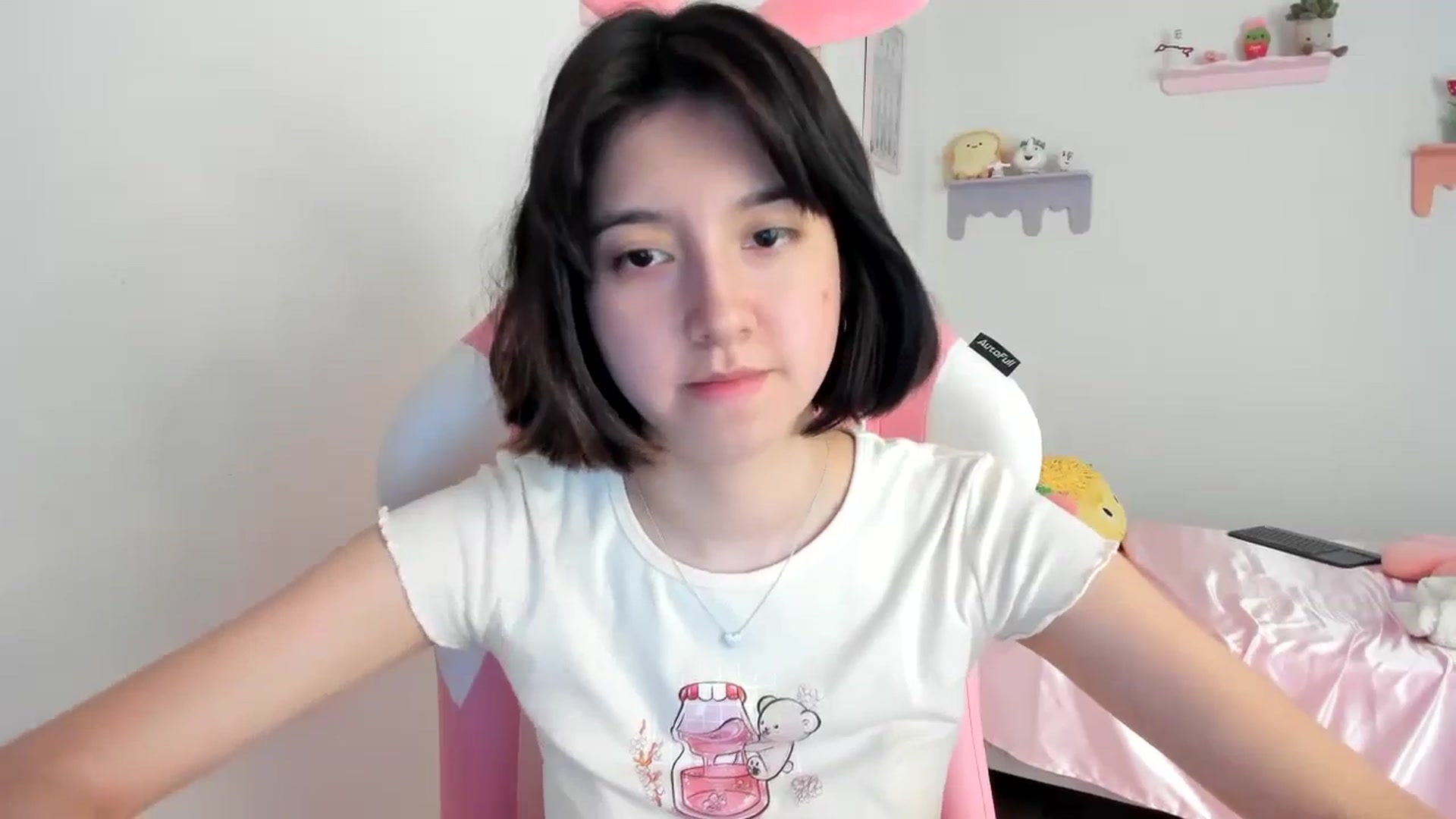 Gallery image thumbnail from Cherrycute666's myfreecams stream on, 08/15/2023, 19:57 image 16 of 20