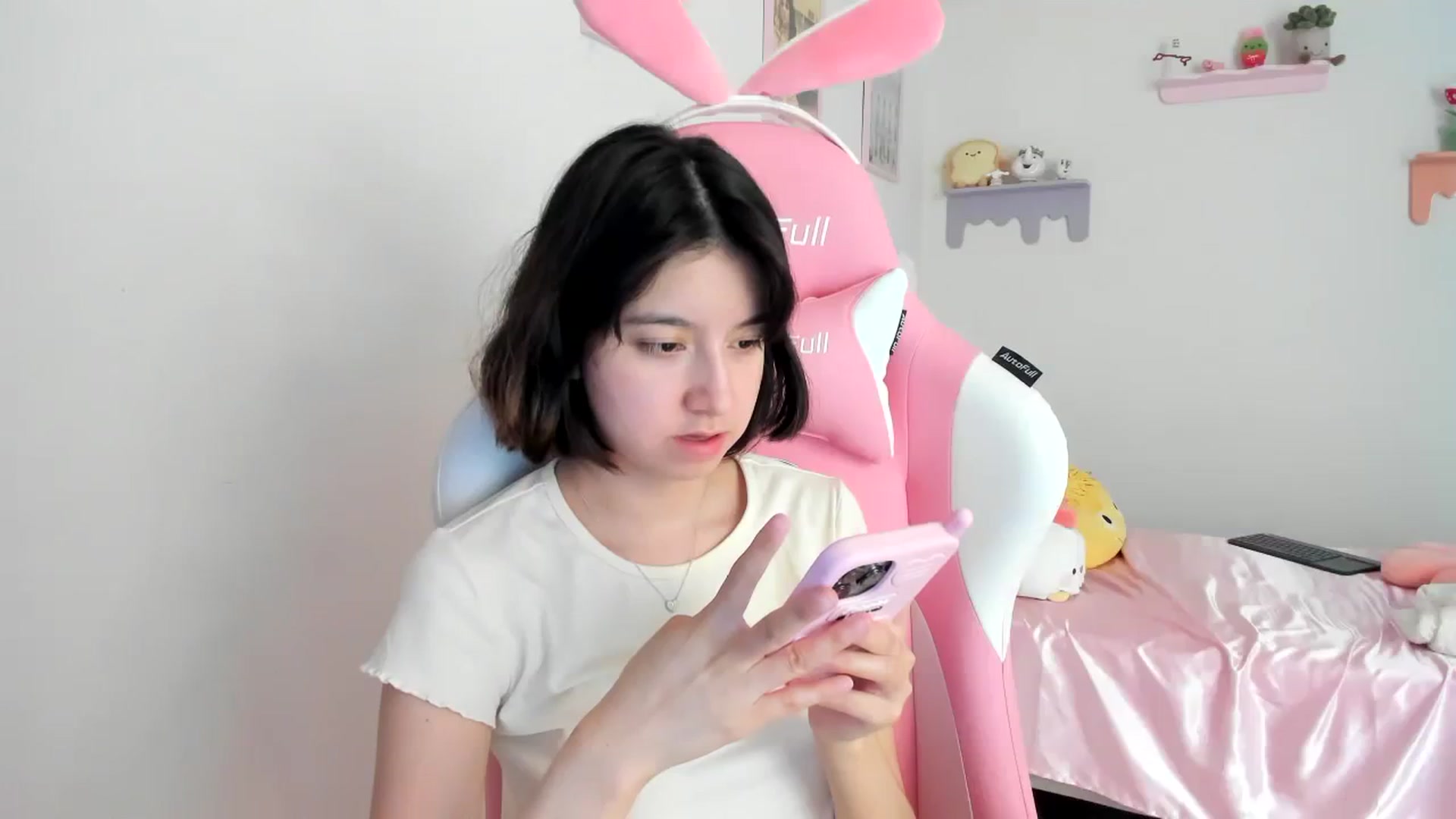Gallery image thumbnail from Cherrycute666's myfreecams stream on, 08/15/2023, 19:57 image 3 of 20