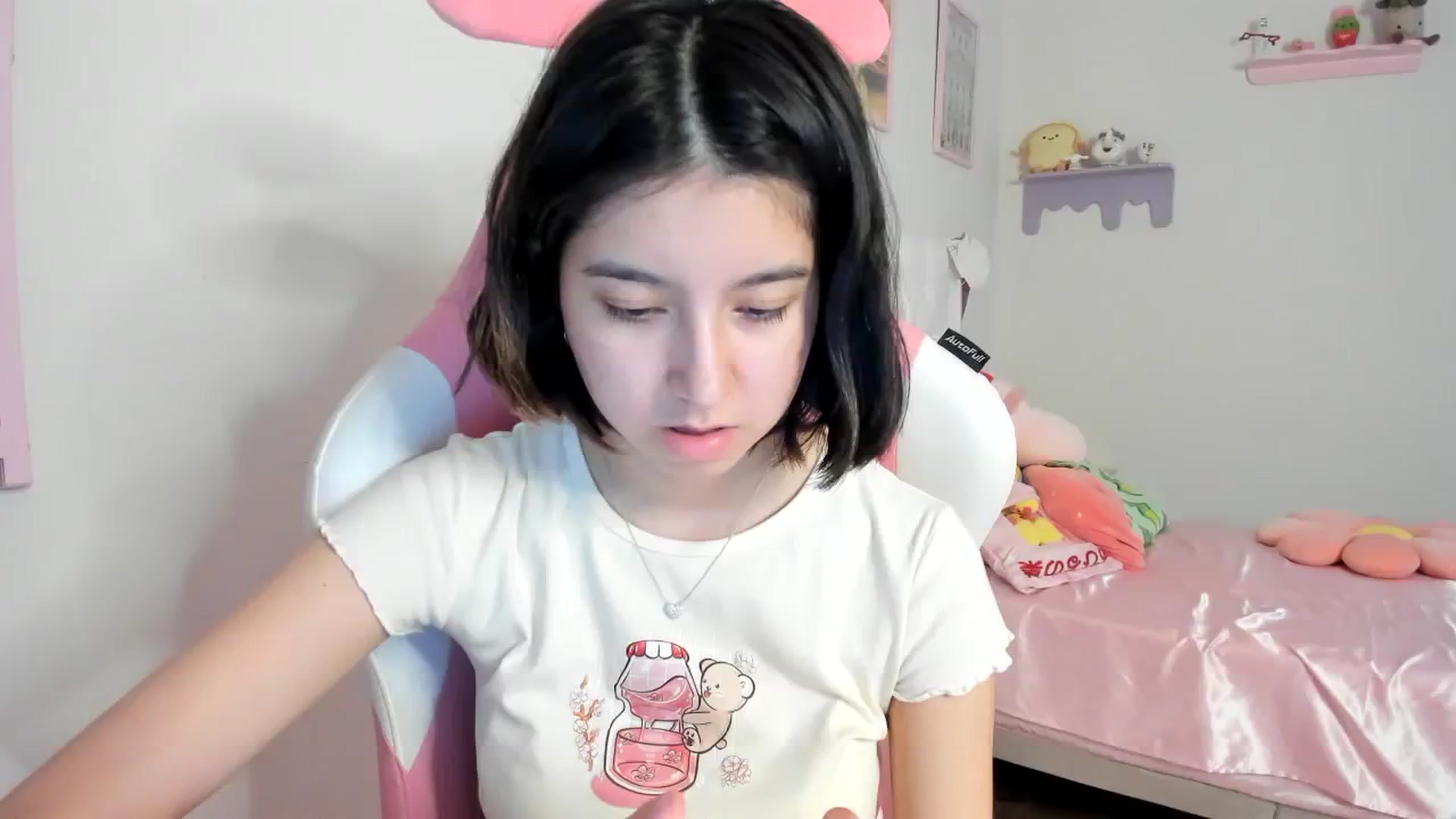 Gallery image thumbnail from Cherrycute666's myfreecams stream on, 08/16/2023, 06:51 image 4 of 20