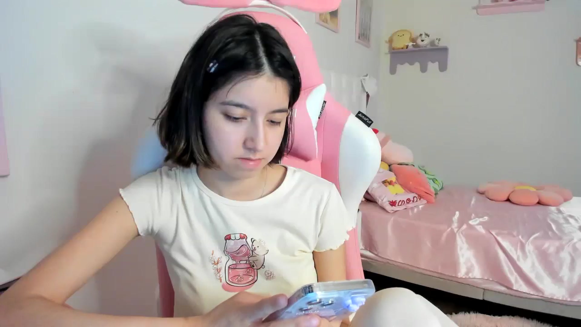 Gallery image thumbnail from Cherrycute666's myfreecams stream on, 08/16/2023, 06:51 image 19 of 20