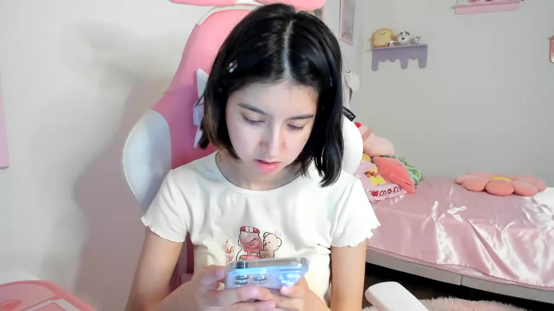 Gallery image thumbnail from Cherrycute666's myfreecams stream on, 08/16/2023, 06:51 image 15 of 20