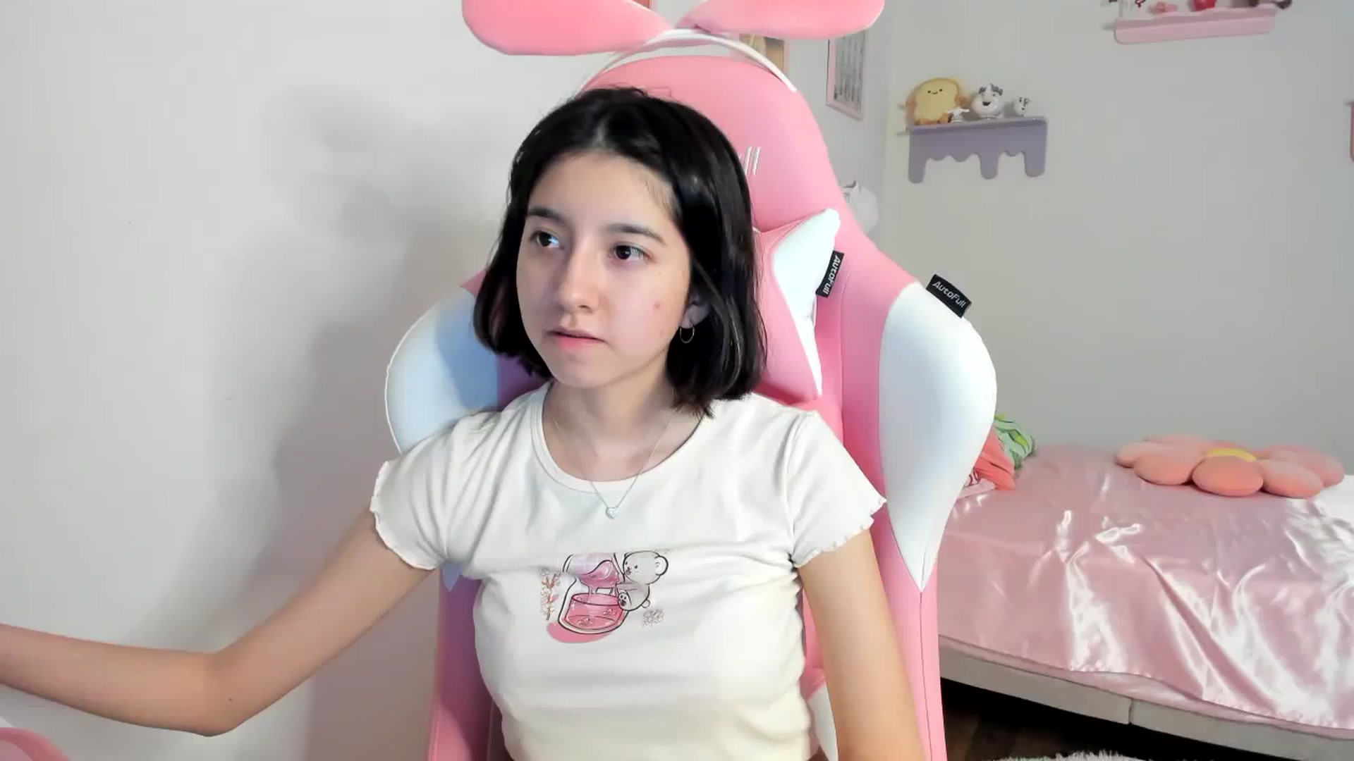 Gallery image thumbnail from Cherrycute666's myfreecams stream on, 08/16/2023, 06:51 image 1 of 20