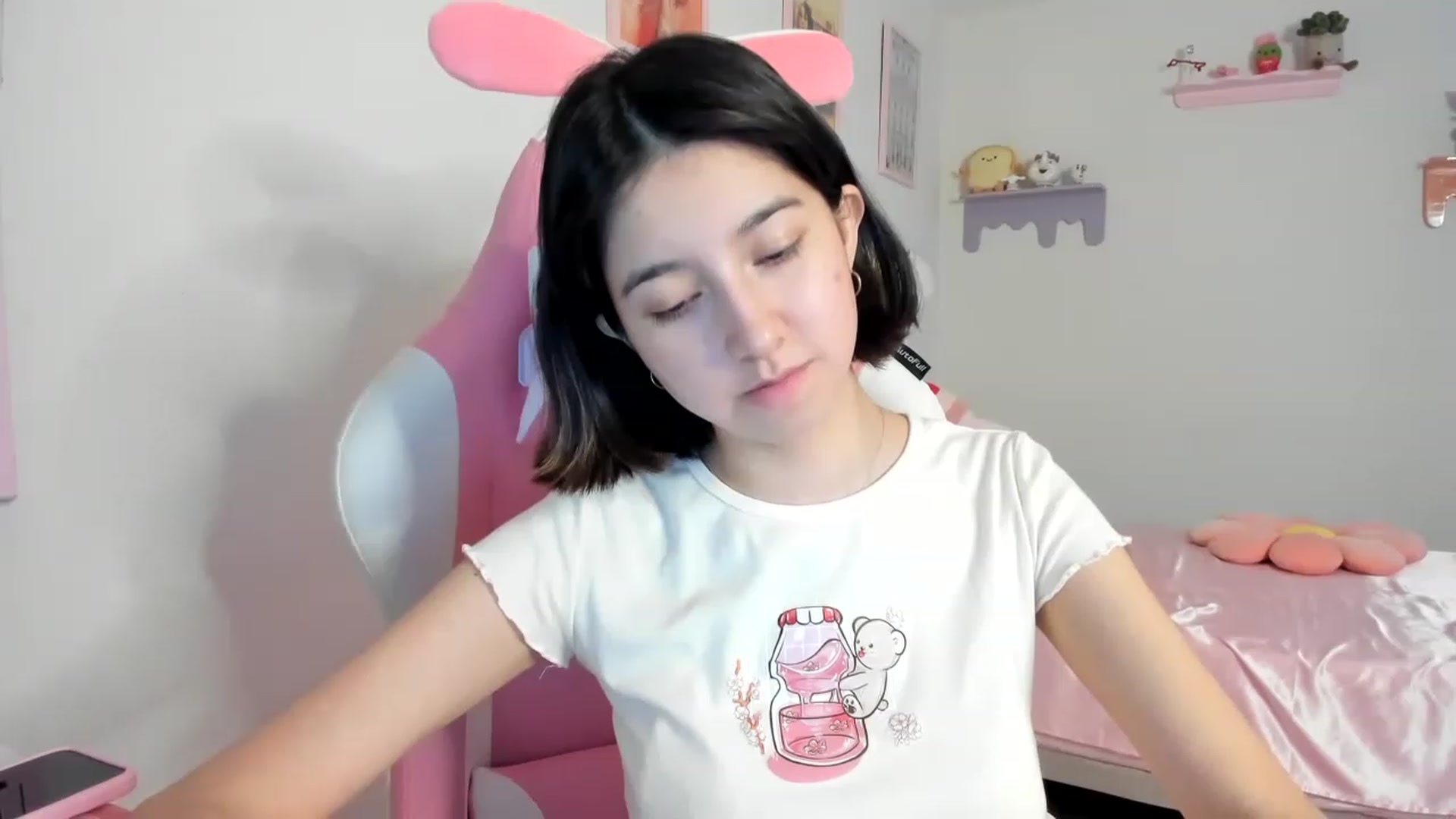 Gallery image thumbnail from Cherrycute666's myfreecams stream on, 08/16/2023, 07:18 image 4 of 20