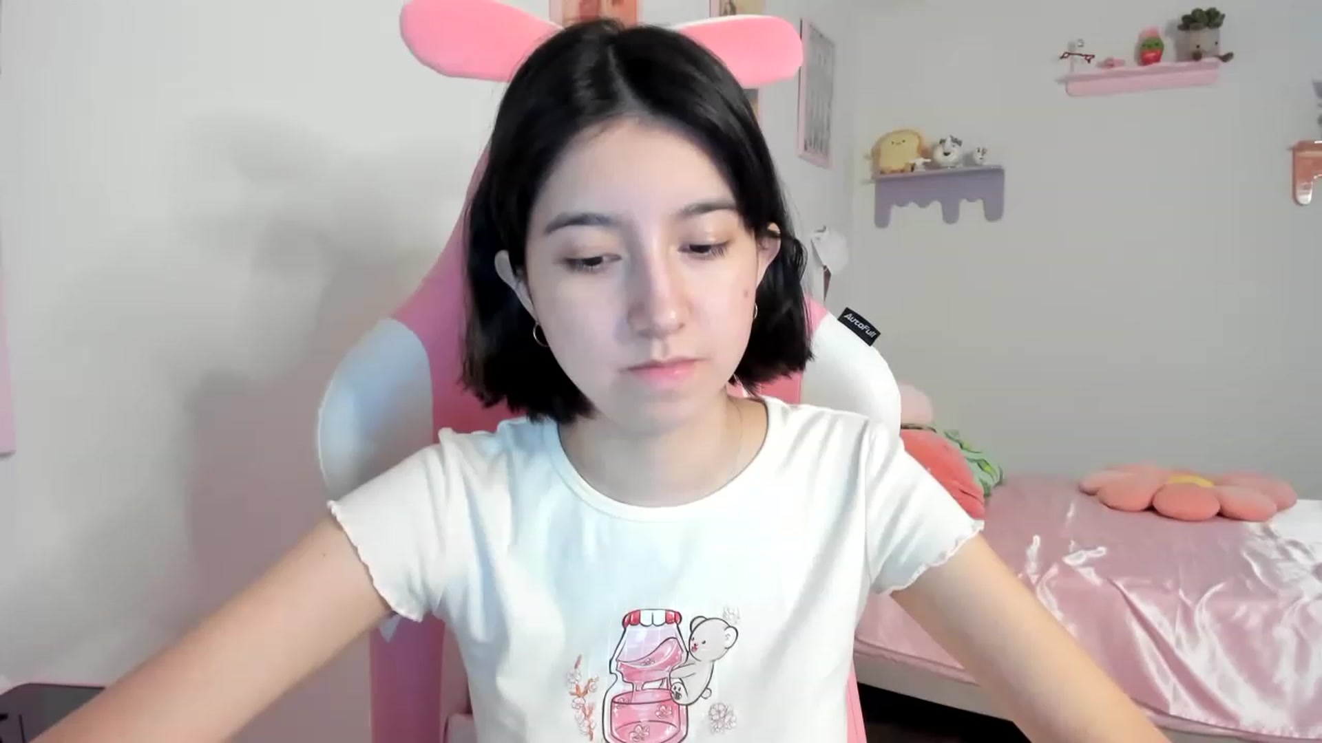 Gallery image thumbnail from Cherrycute666's myfreecams stream on, 08/16/2023, 07:18 image 11 of 20
