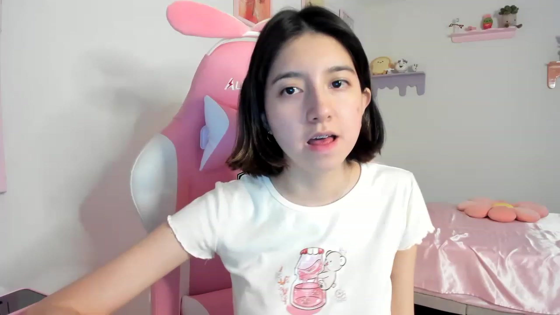 Gallery image thumbnail from Cherrycute666's myfreecams stream on, 08/16/2023, 07:18 image 5 of 20