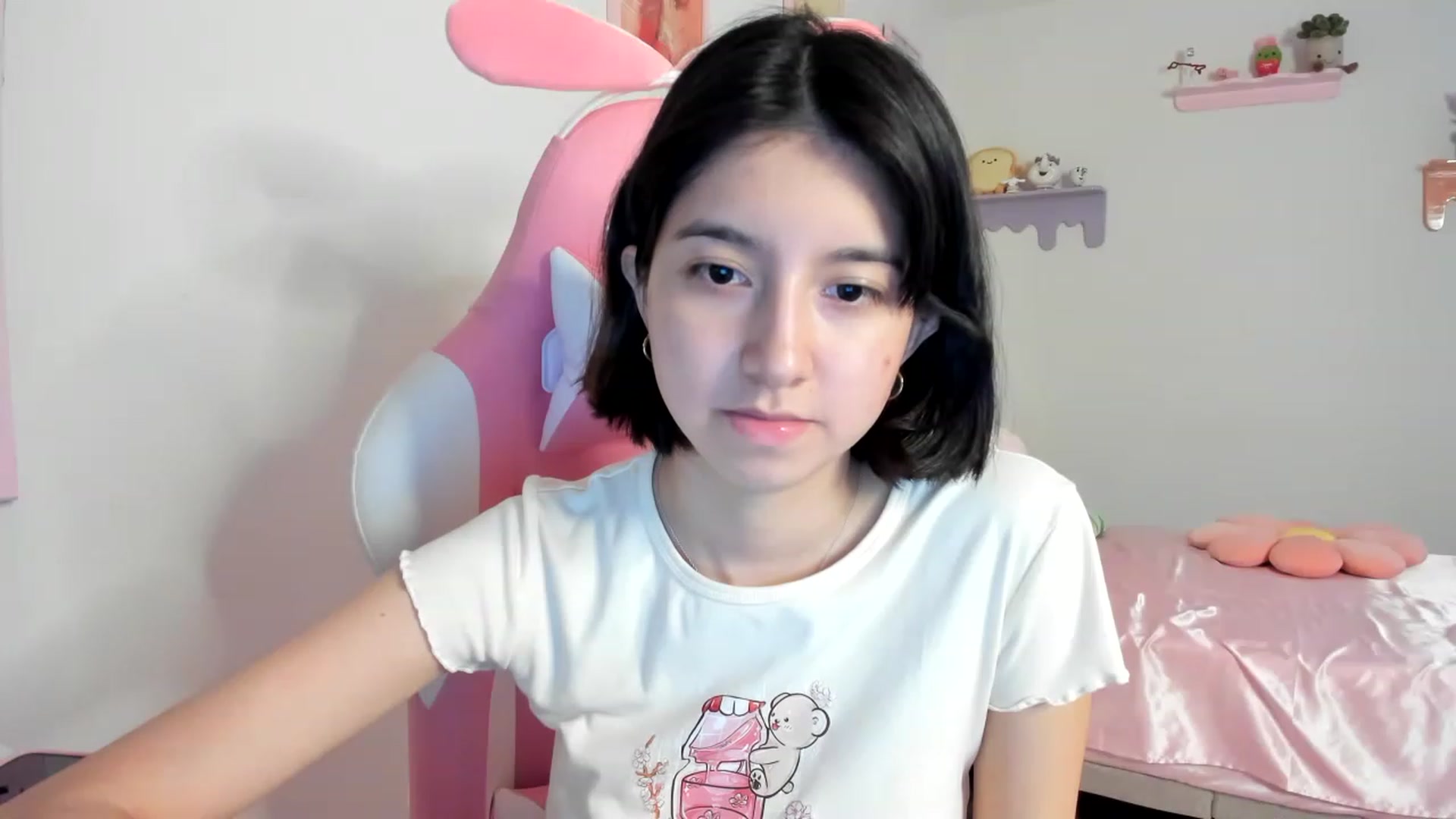 Gallery image thumbnail from Cherrycute666's myfreecams stream on, 08/16/2023, 07:18 image 13 of 20