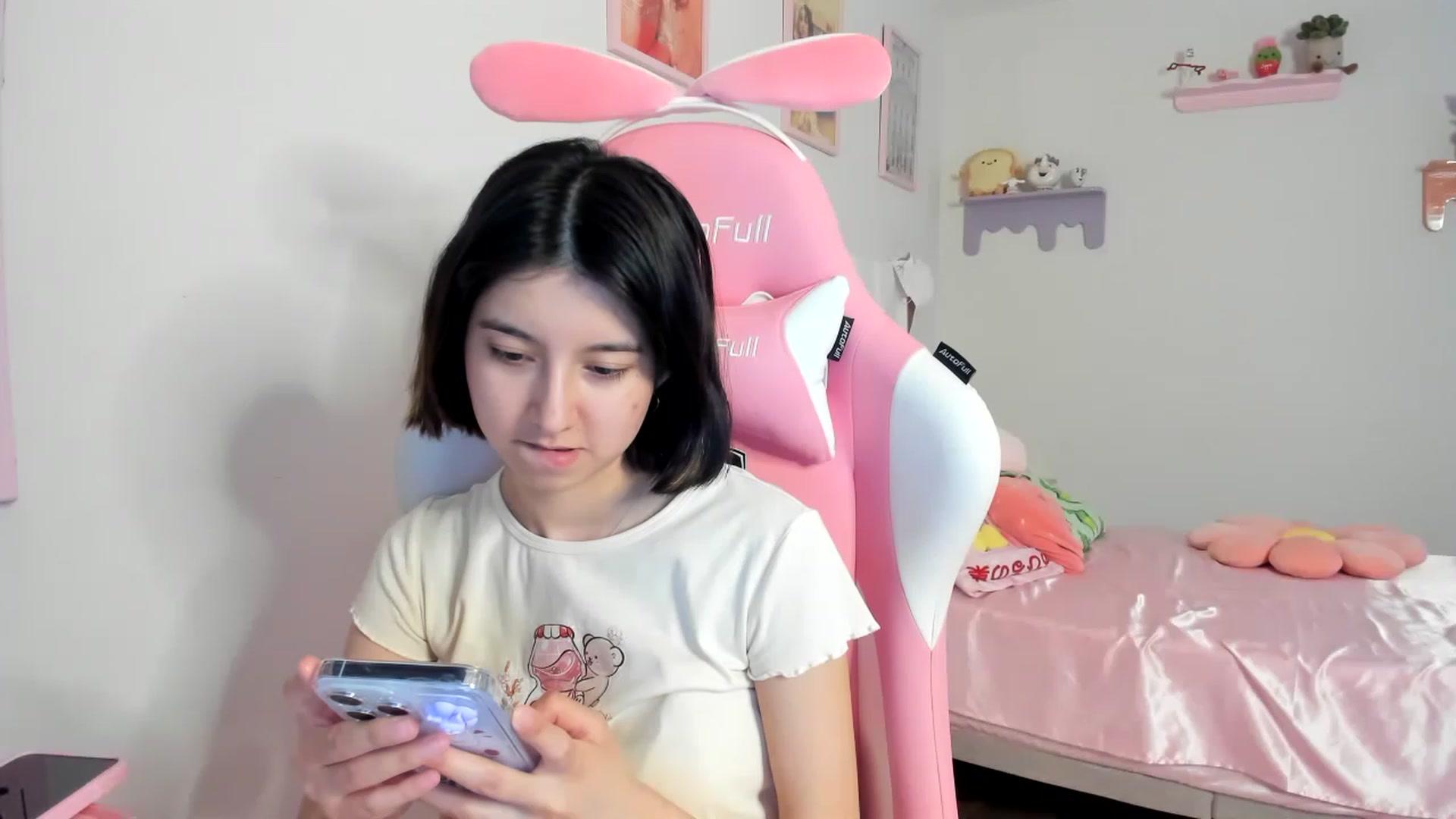Gallery image thumbnail from Cherrycute666's myfreecams stream on, 08/16/2023, 07:18 image 8 of 20