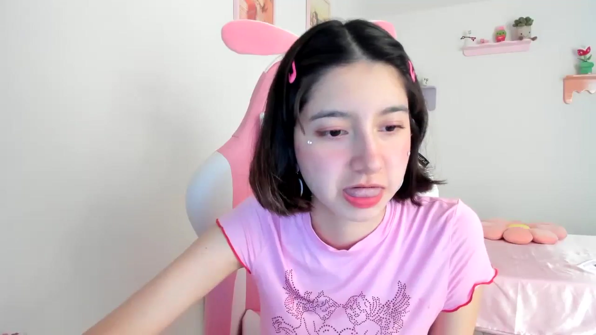 Gallery image thumbnail from Cherrycute666's myfreecams stream on, 08/16/2023, 17:40 image 19 of 20