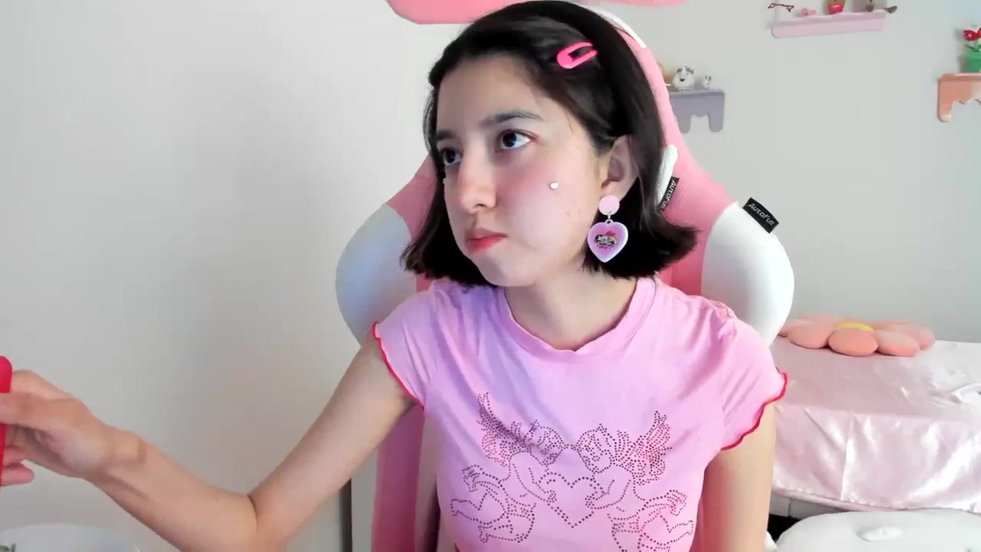 Gallery image thumbnail from Cherrycute666's myfreecams stream on, 08/16/2023, 17:40 image 8 of 20