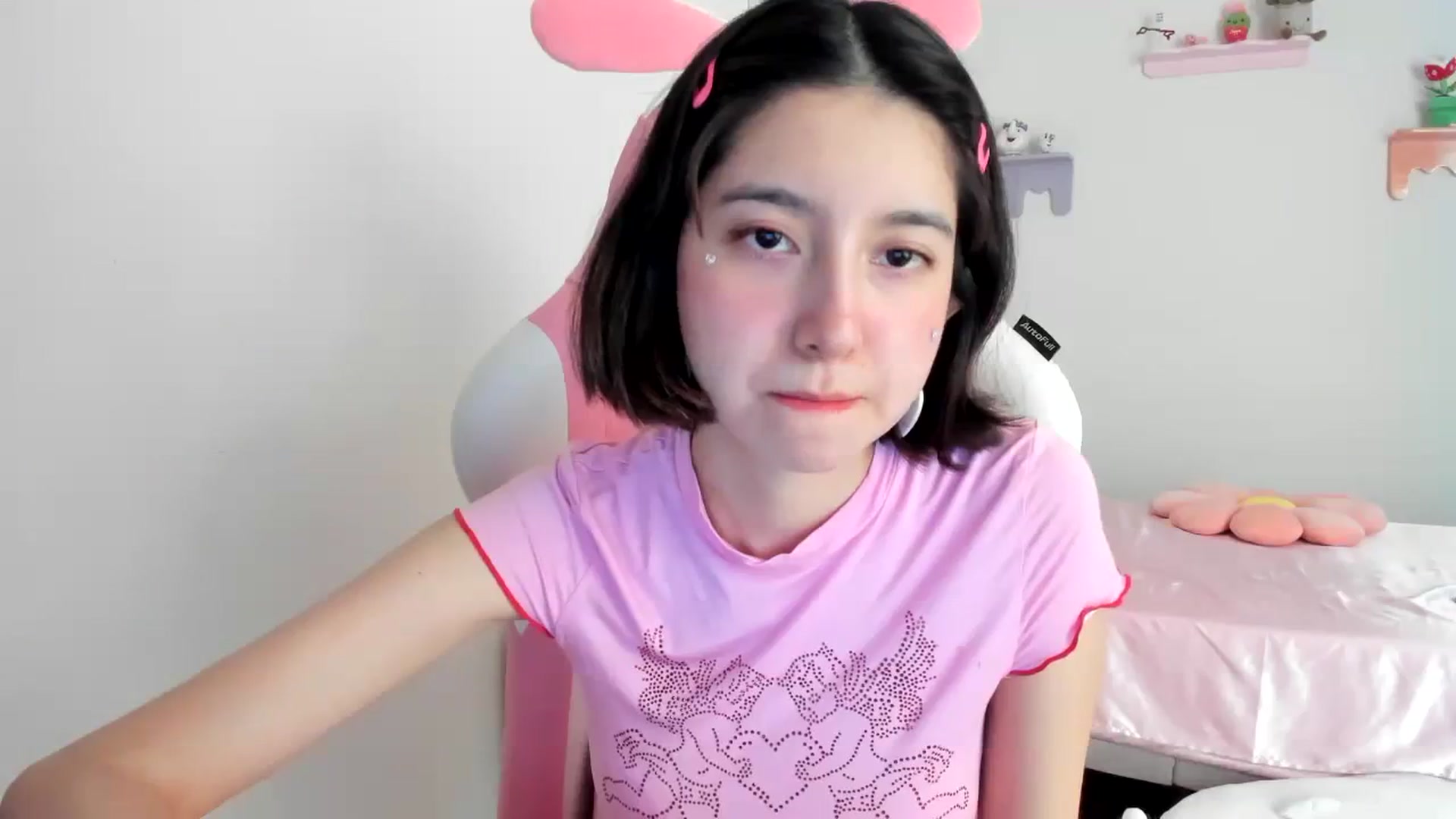 Gallery image thumbnail from Cherrycute666's myfreecams stream on, 08/16/2023, 17:40 image 20 of 20