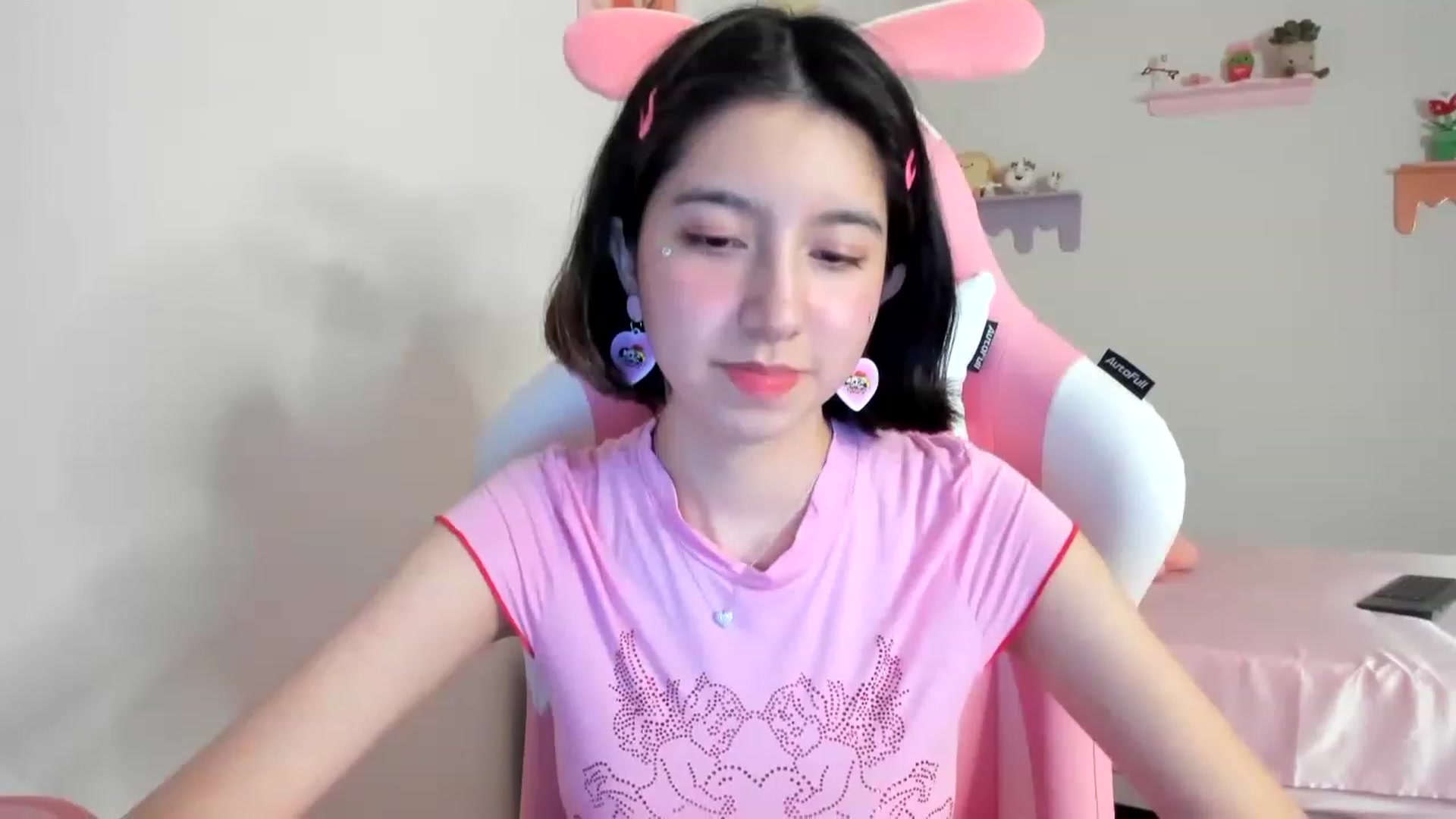 Gallery image thumbnail from Cherrycute666's myfreecams stream on, 08/17/2023, 04:05 image 7 of 20