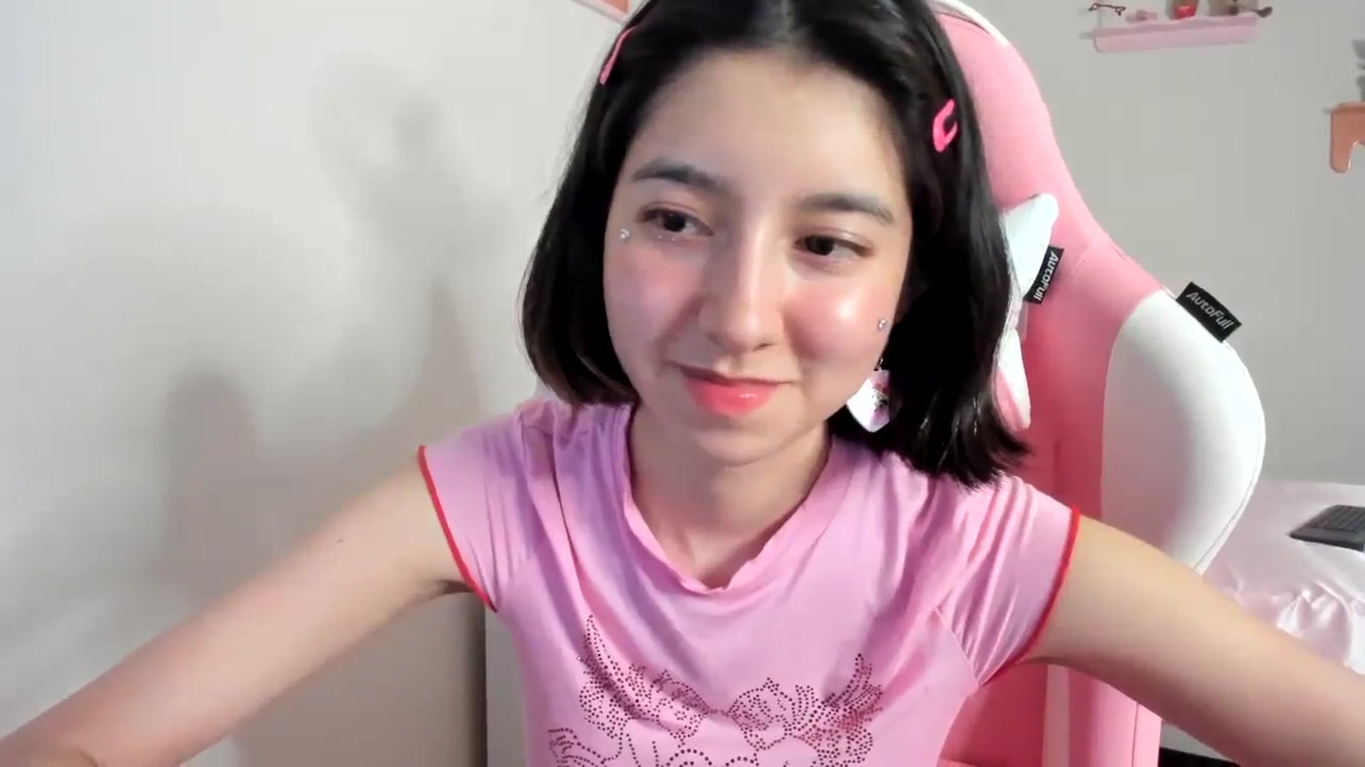 Gallery image thumbnail from Cherrycute666's myfreecams stream on, 08/17/2023, 06:03 image 18 of 20