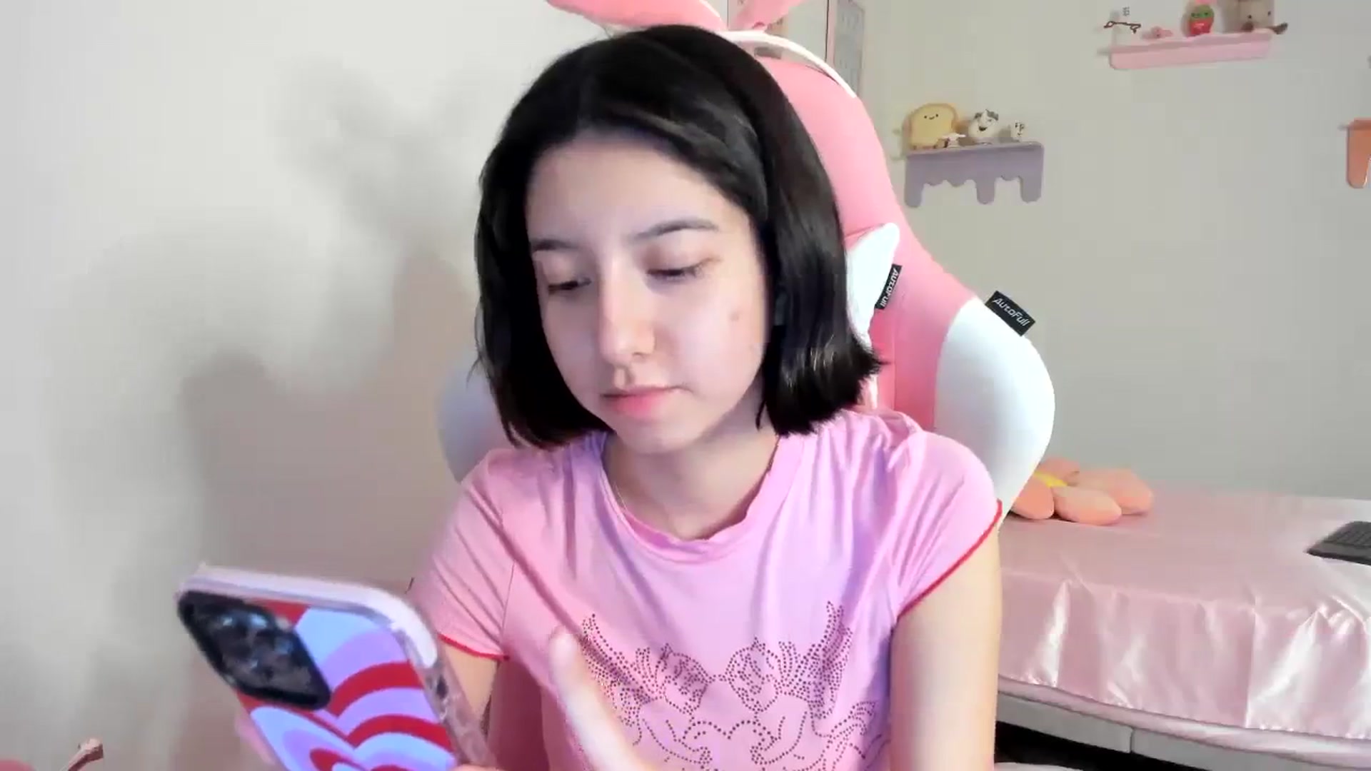 Gallery image thumbnail from Cherrycute666's myfreecams stream on, 08/17/2023, 07:43 image 20 of 20