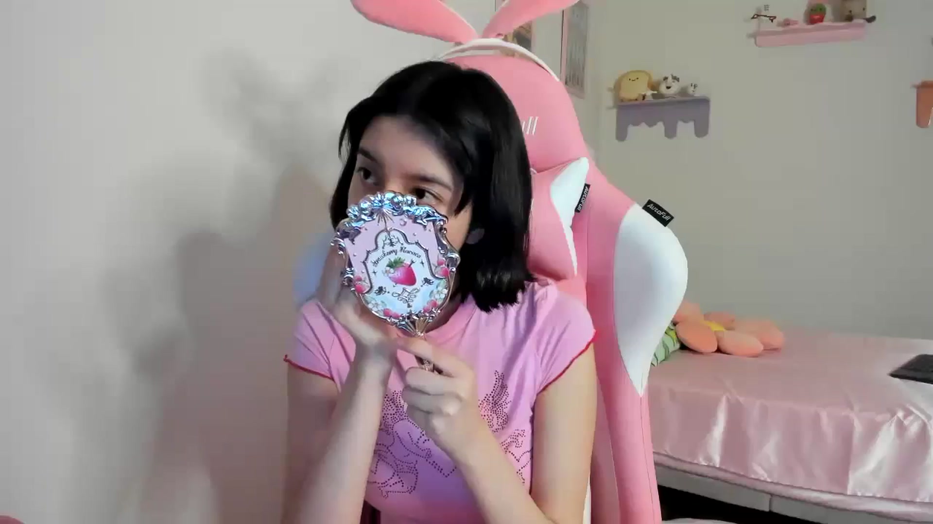Gallery image thumbnail from Cherrycute666's myfreecams stream on, 08/17/2023, 07:43 image 18 of 20