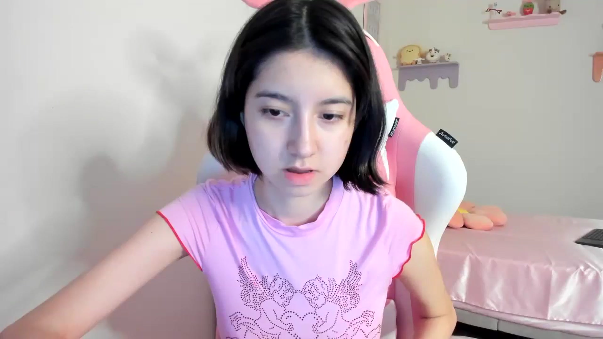 Gallery image thumbnail from Cherrycute666's myfreecams stream on, 08/17/2023, 07:43 image 17 of 20