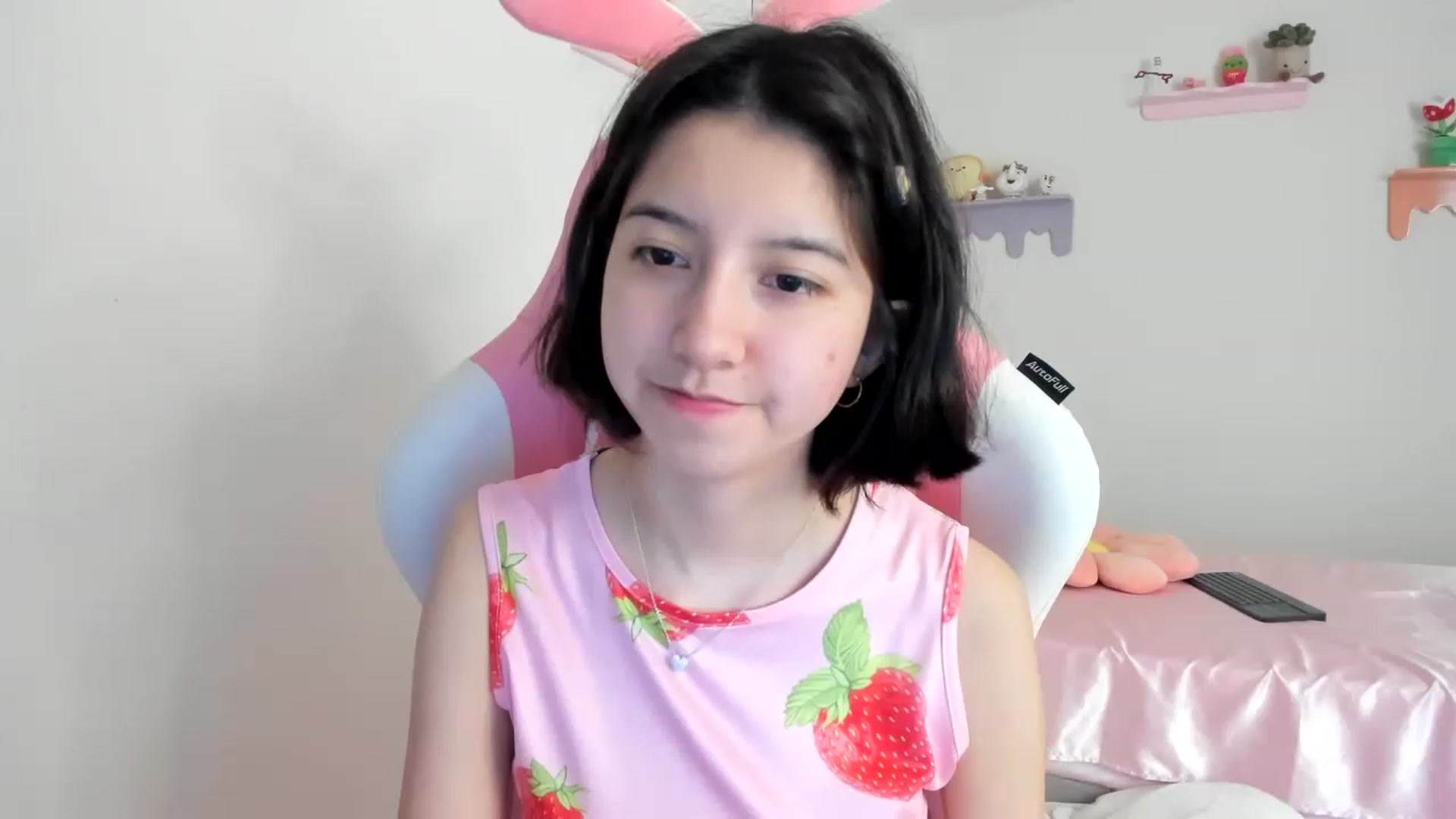 Gallery image thumbnail from Cherrycute666's myfreecams stream on, 08/17/2023, 18:55 image 6 of 20