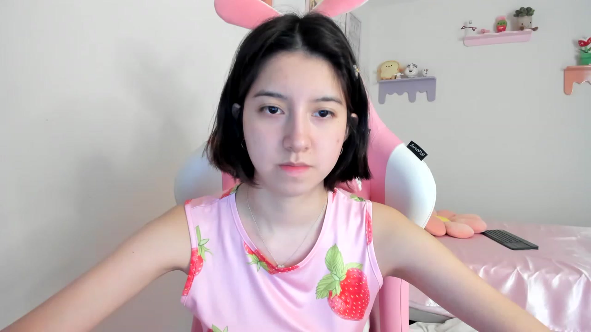 Gallery image thumbnail from Cherrycute666's myfreecams stream on, 08/17/2023, 18:55 image 19 of 20