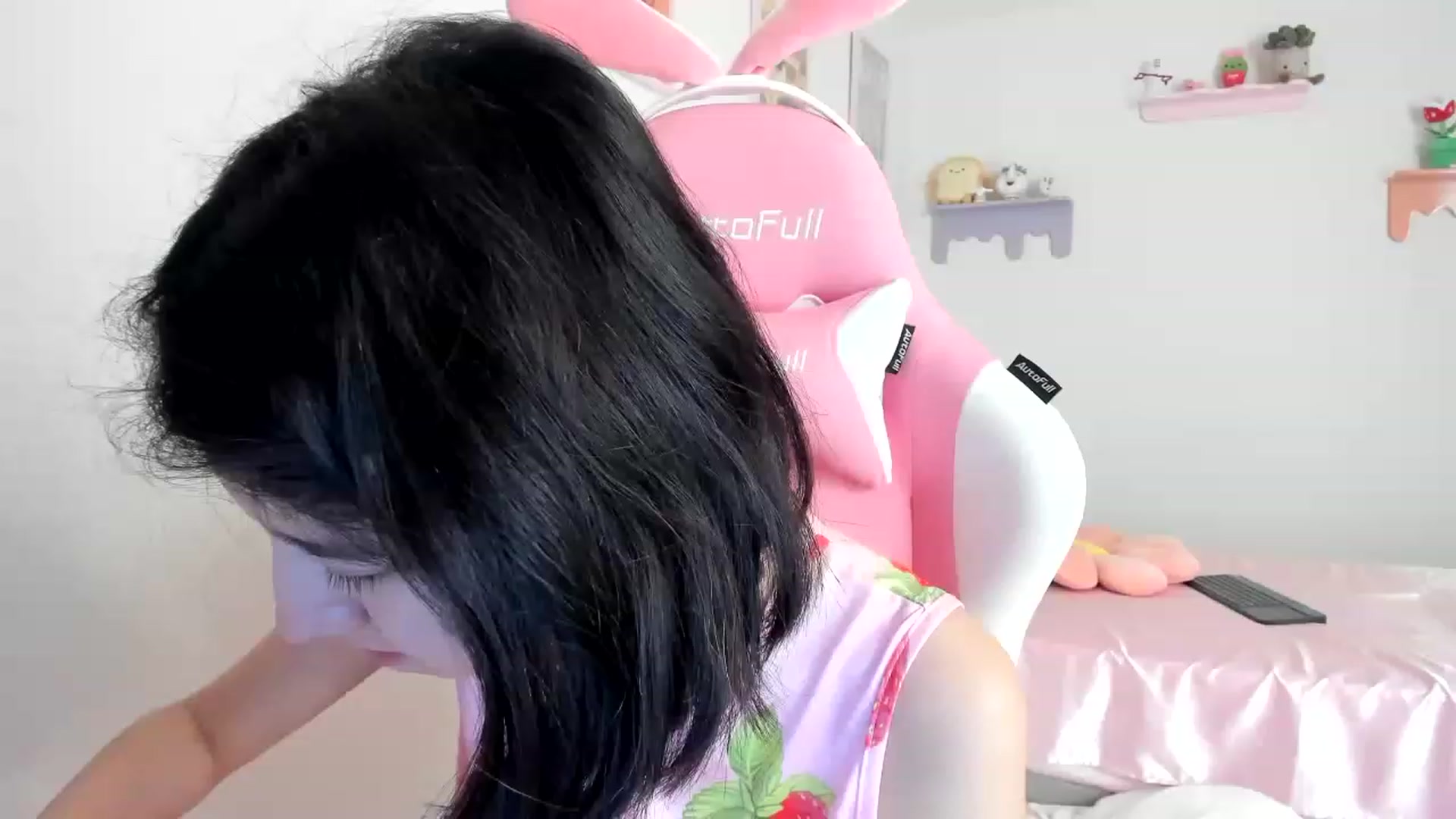 Gallery image thumbnail from Cherrycute666's myfreecams stream on, 08/17/2023, 18:55 image 2 of 20
