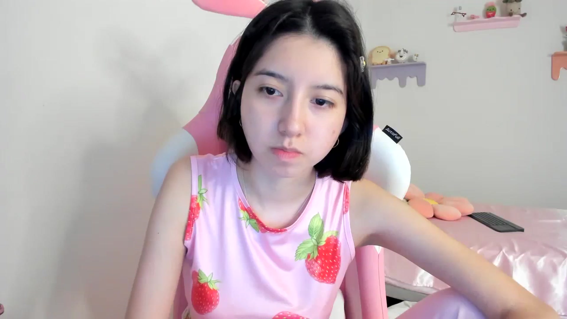 Gallery image thumbnail from Cherrycute666's myfreecams stream on, 08/17/2023, 20:57 image 6 of 20