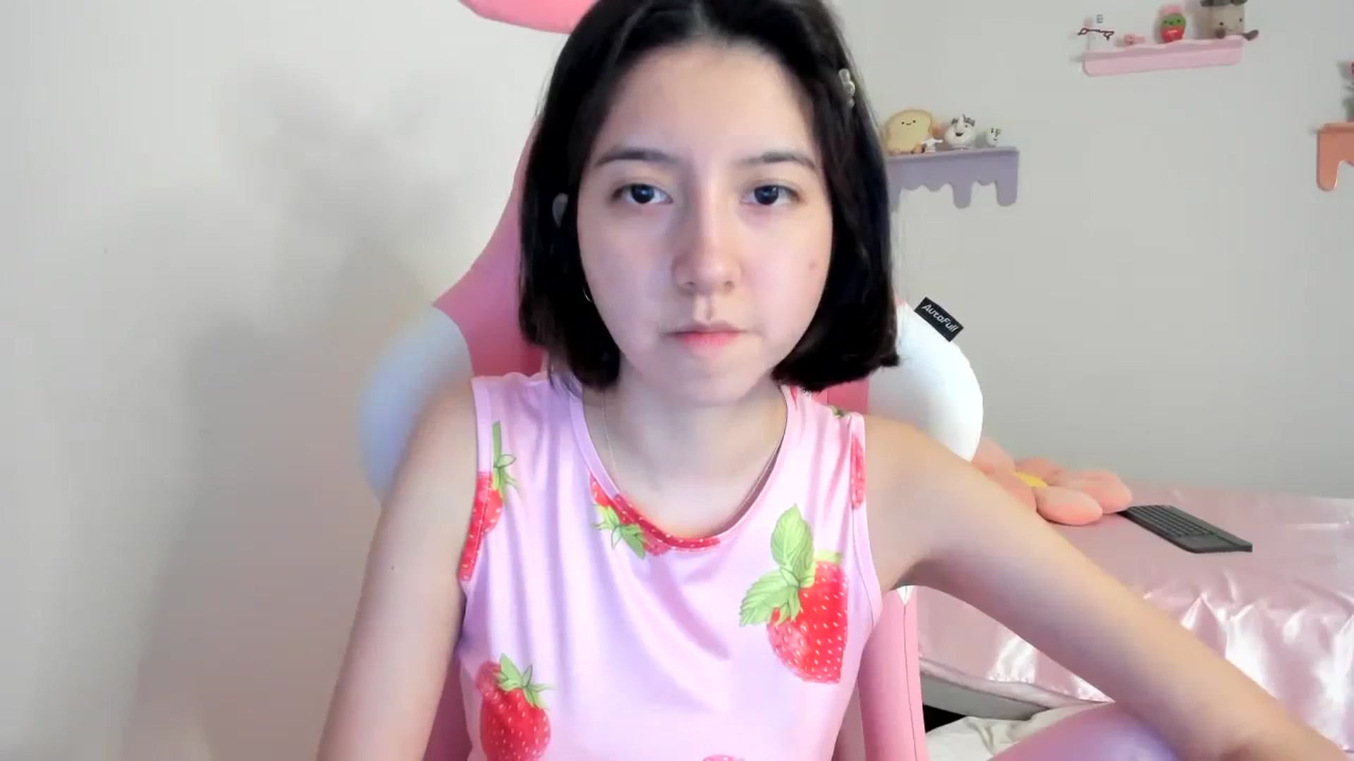 Gallery image thumbnail from Cherrycute666's myfreecams stream on, 08/17/2023, 20:57 image 7 of 20