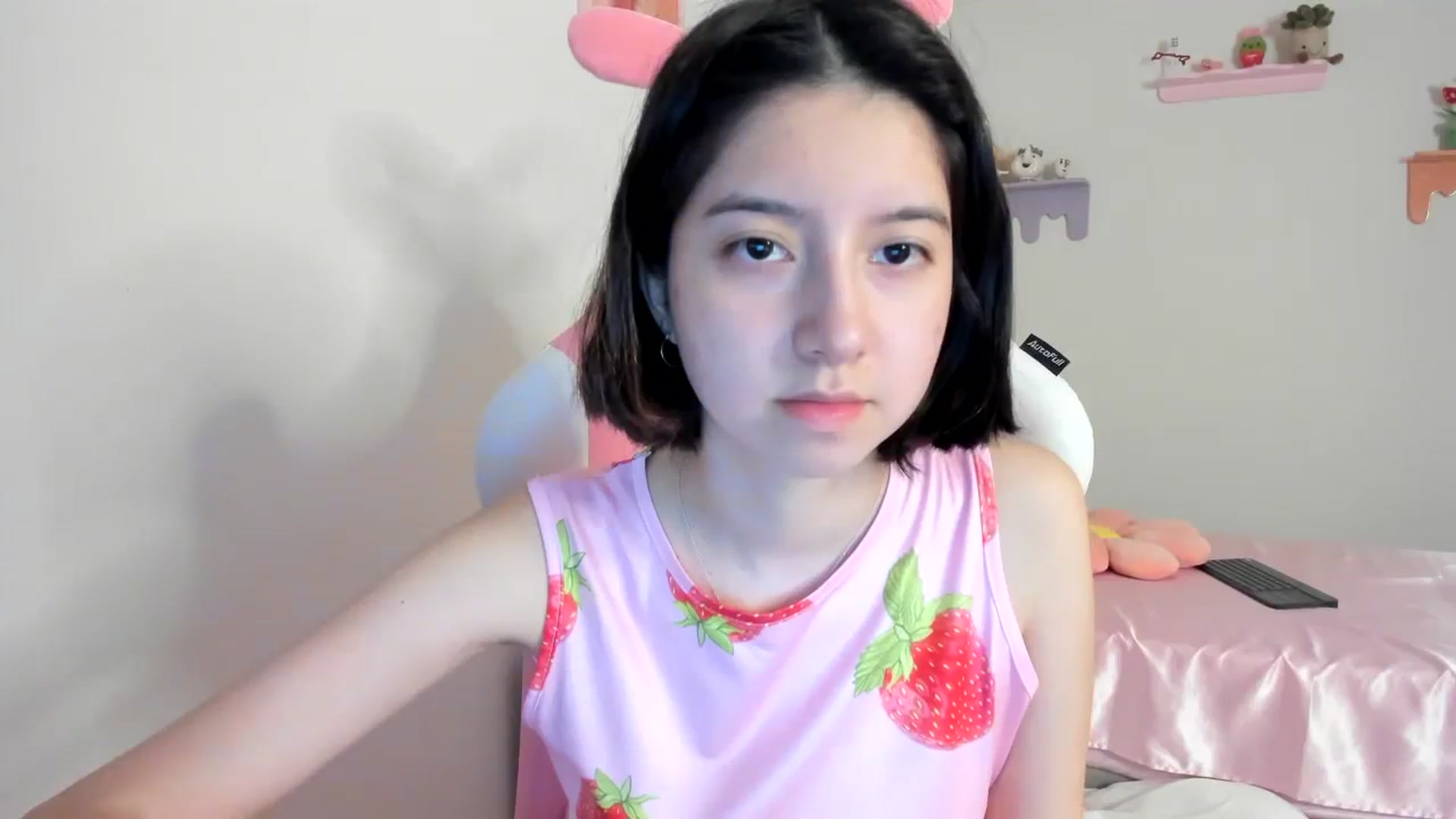 Gallery image thumbnail from Cherrycute666's myfreecams stream on, 08/17/2023, 22:10 image 19 of 20