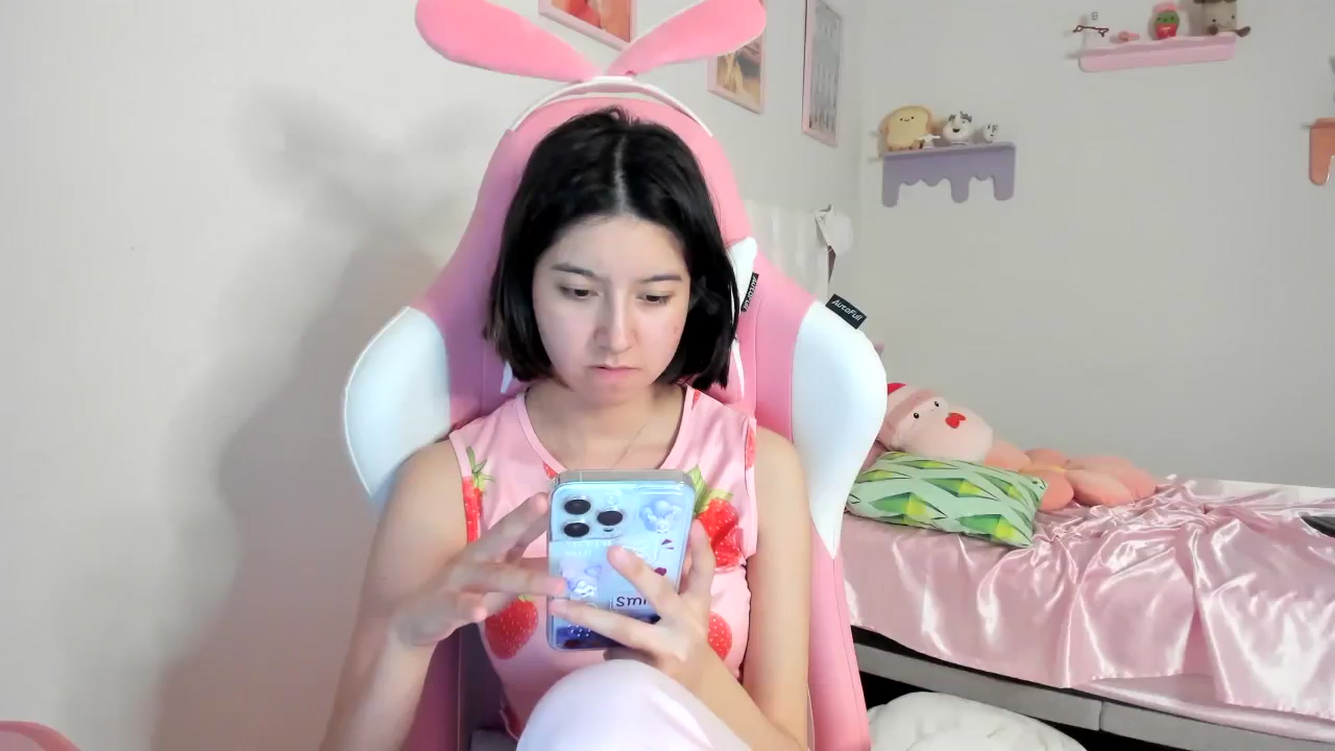 Gallery image thumbnail from Cherrycute666's myfreecams stream on, 08/18/2023, 06:45 image 12 of 20
