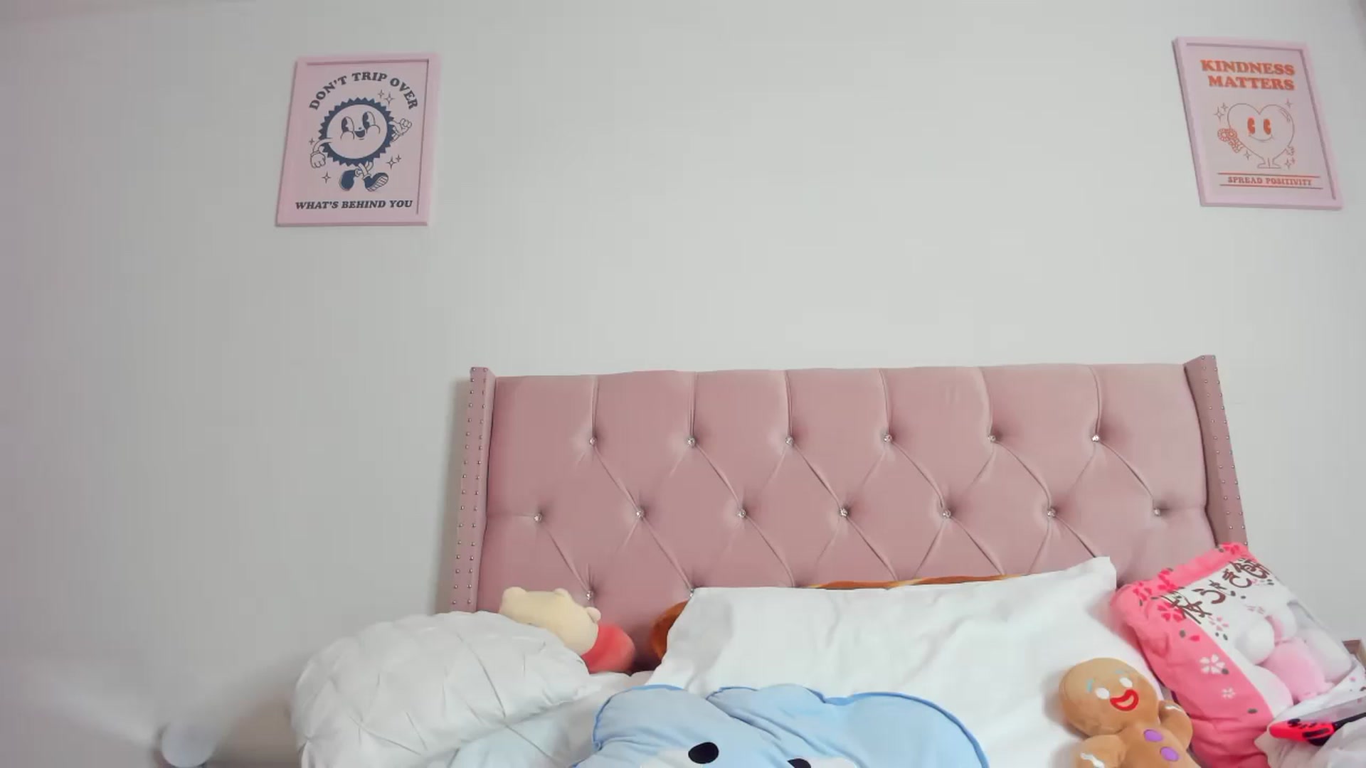 Gallery image thumbnail from Cherrycute666's myfreecams stream on, 08/18/2023, 07:44 image 12 of 20