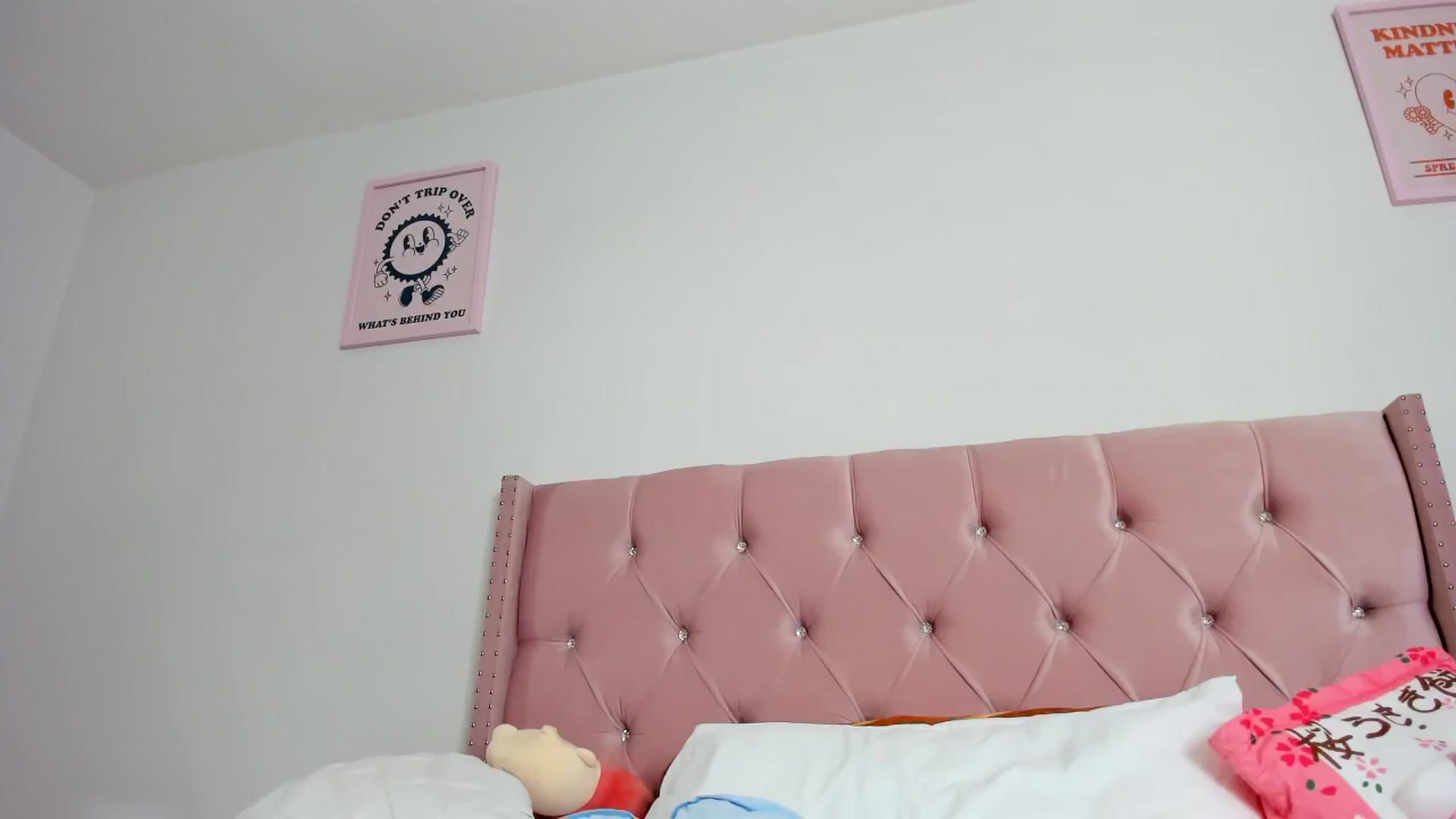 Gallery image thumbnail from Cherrycute666's myfreecams stream on, 08/18/2023, 07:44 image 15 of 20