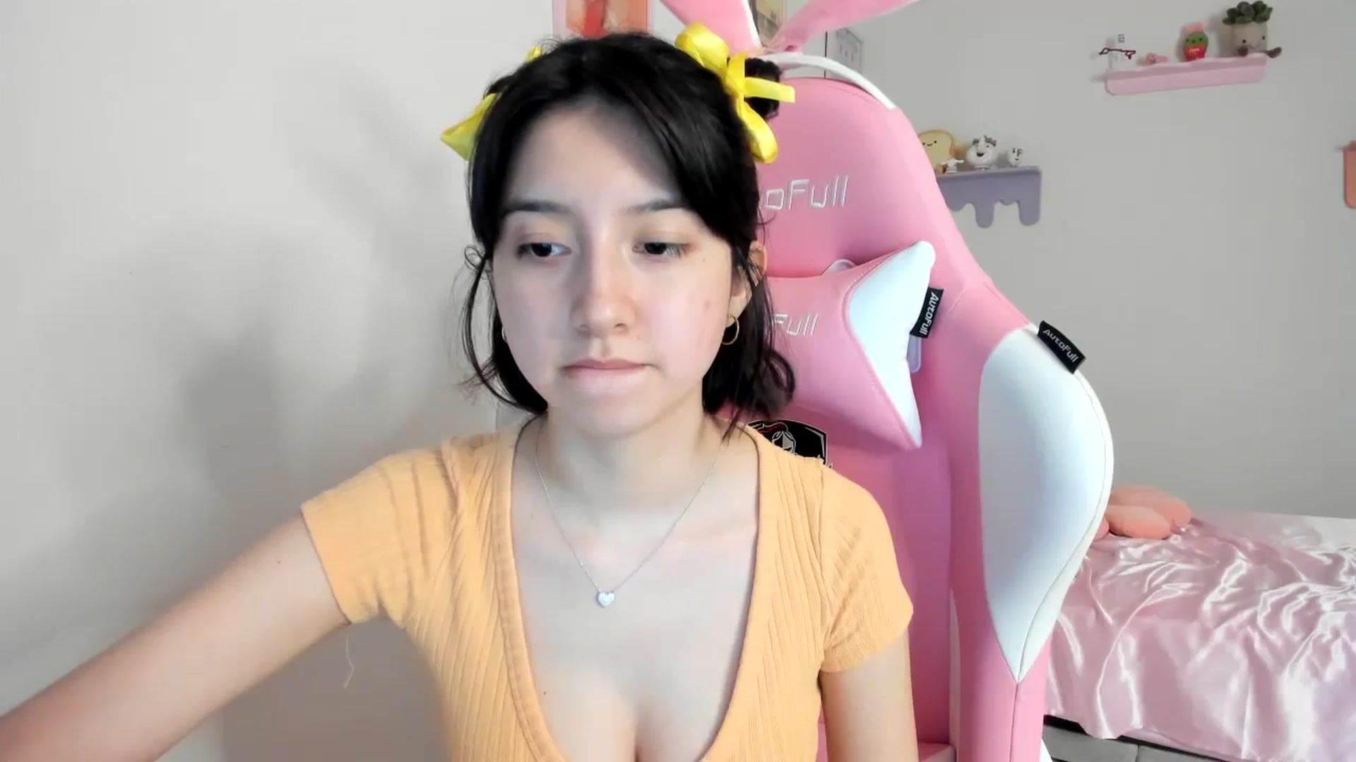 Gallery image thumbnail from Cherrycute666's myfreecams stream on, 08/19/2023, 24:07 image 18 of 20