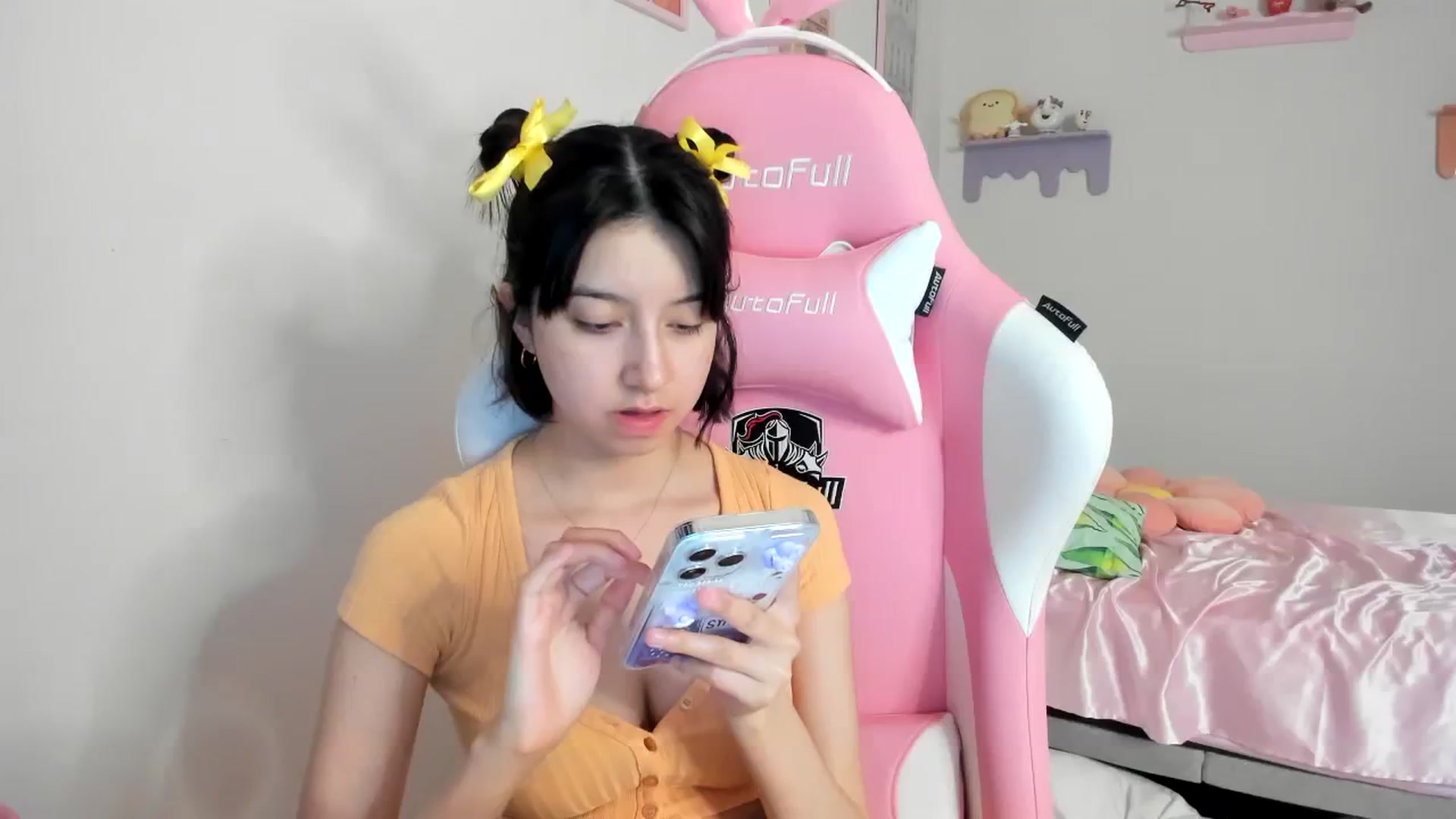 Gallery image thumbnail from Cherrycute666's myfreecams stream on, 08/19/2023, 24:07 image 19 of 20
