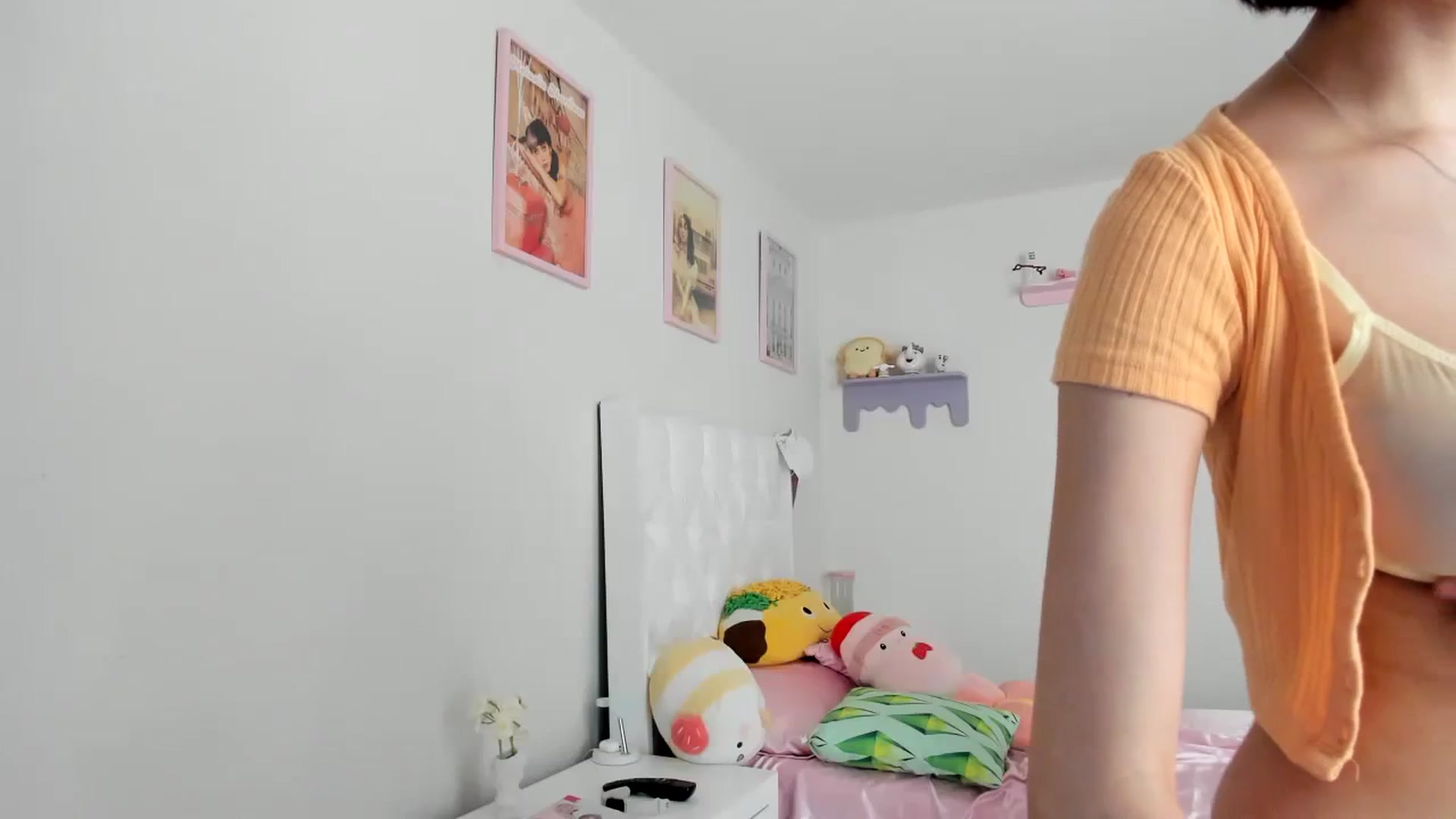 Gallery image thumbnail from Cherrycute666's myfreecams stream on, 08/19/2023, 24:07 image 4 of 20