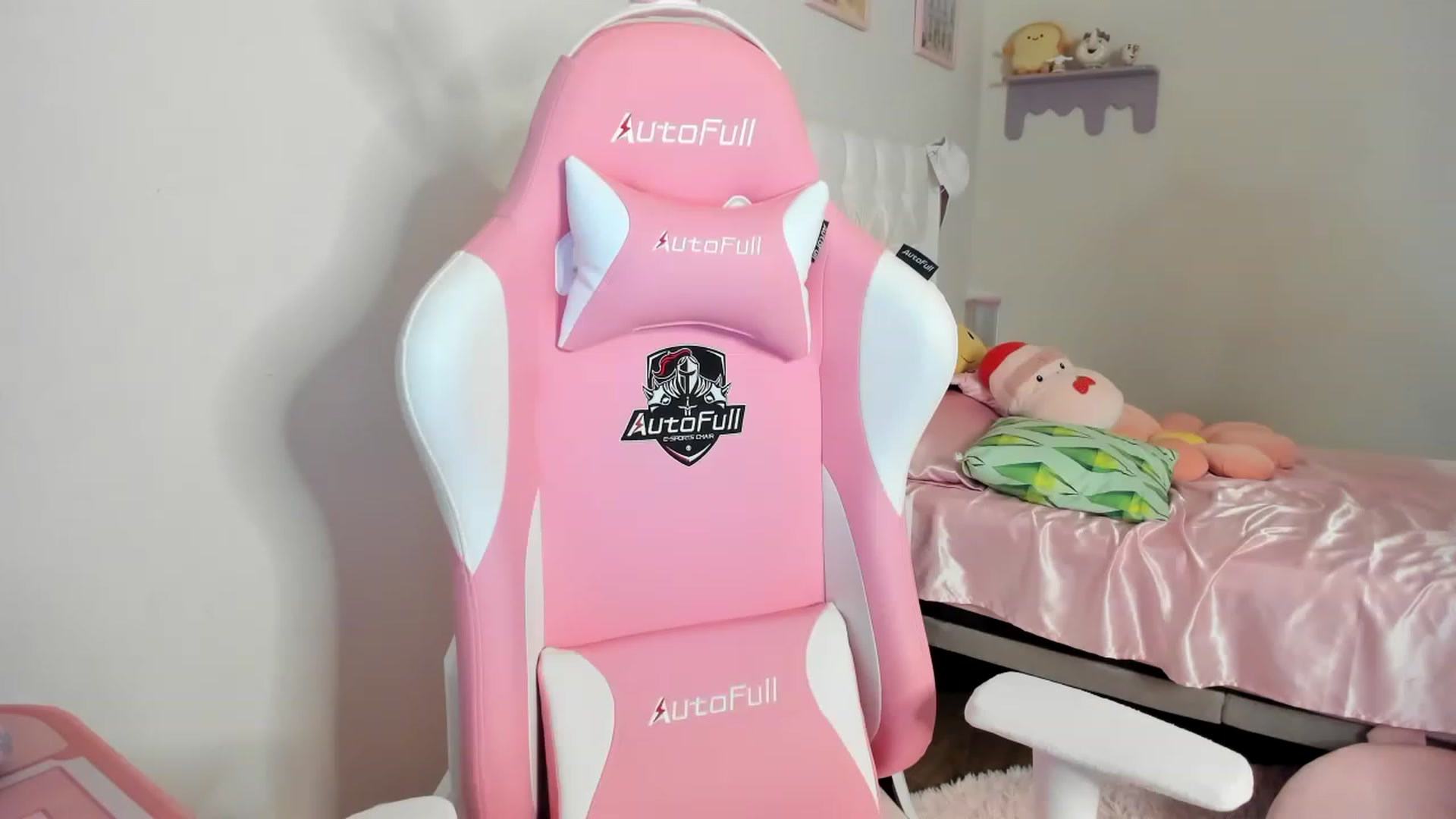 Gallery image thumbnail from Cherrycute666's myfreecams stream on, 08/19/2023, 02:00 image 4 of 20