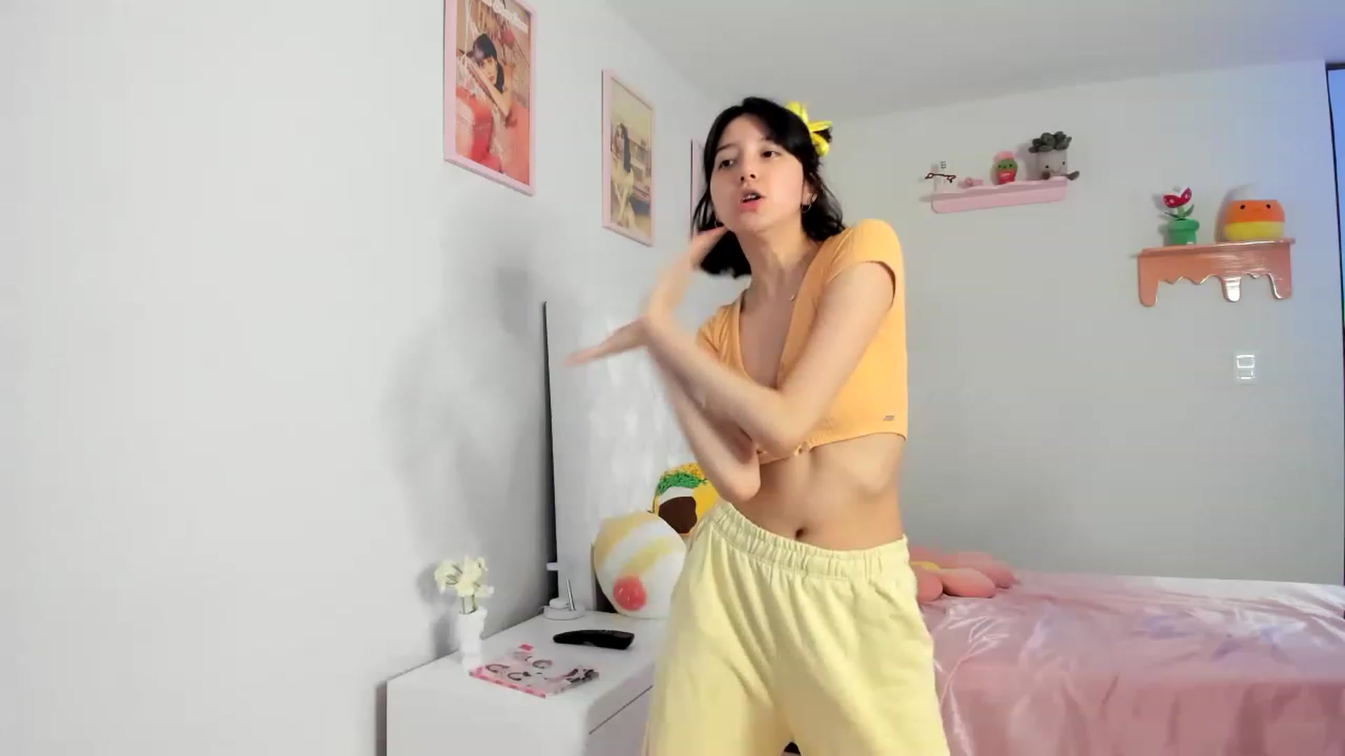 Gallery image thumbnail from Cherrycute666's myfreecams stream on, 08/19/2023, 02:00 image 11 of 20