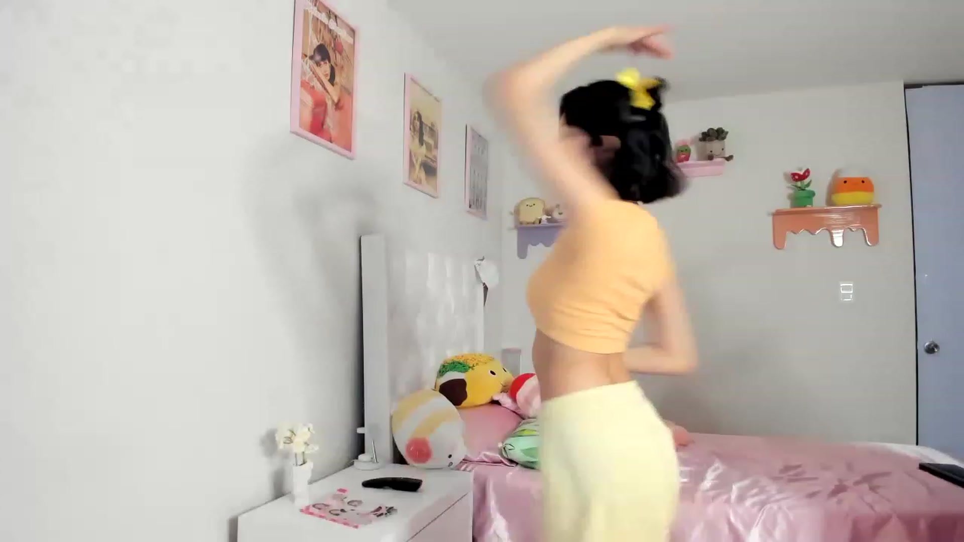 Gallery image thumbnail from Cherrycute666's myfreecams stream on, 08/19/2023, 02:00 image 1 of 20
