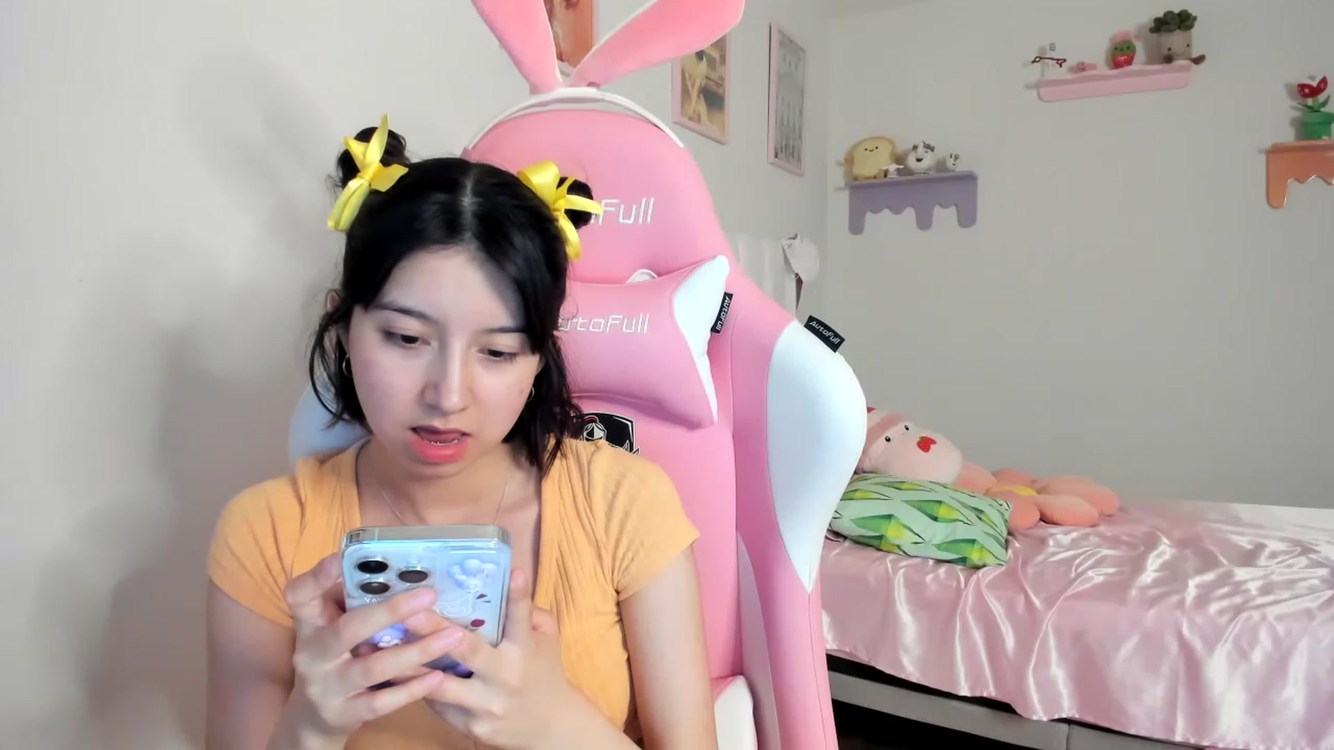 Gallery image thumbnail from Cherrycute666's myfreecams stream on, 08/19/2023, 02:00 image 2 of 20